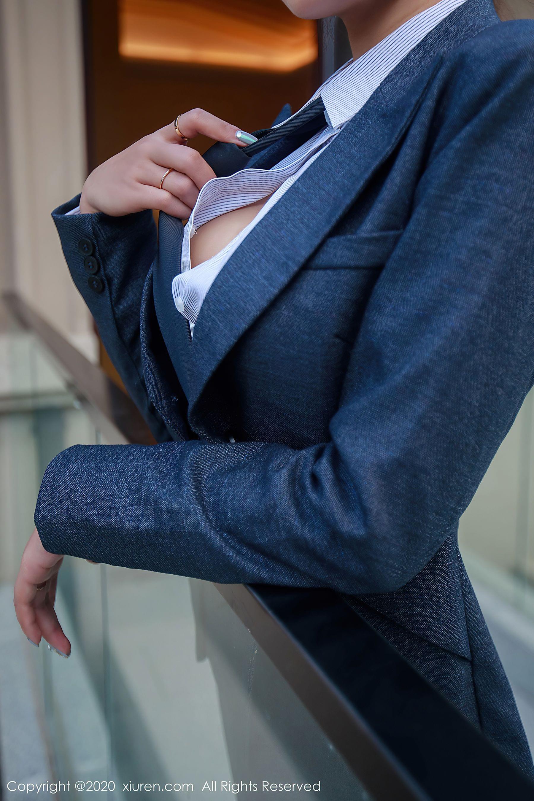 秀人XIUREN No.2309 Emily顾奈奈插图1