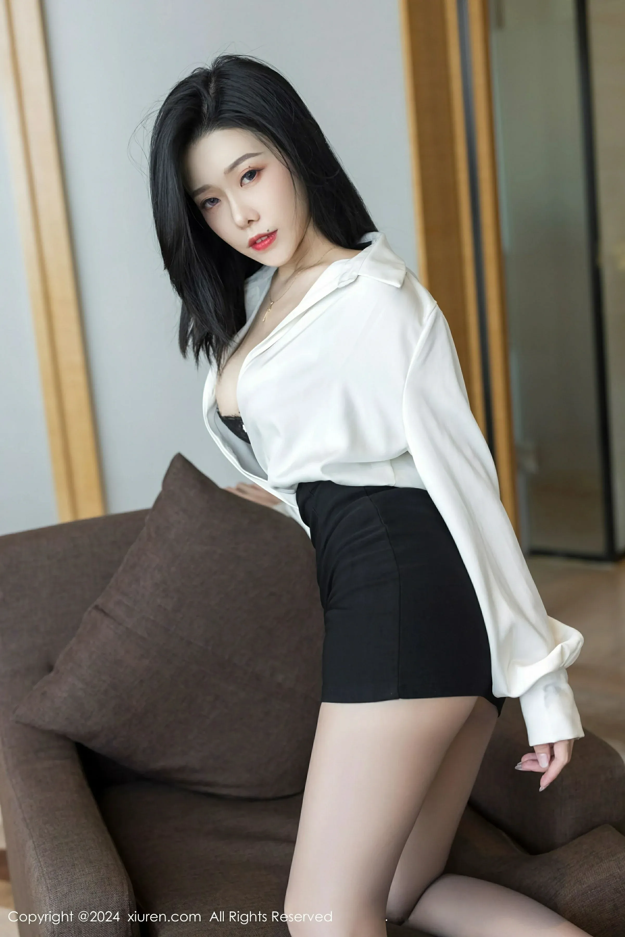 XiuRen 秀人 No.9329 luvian本能 [42P]插图5