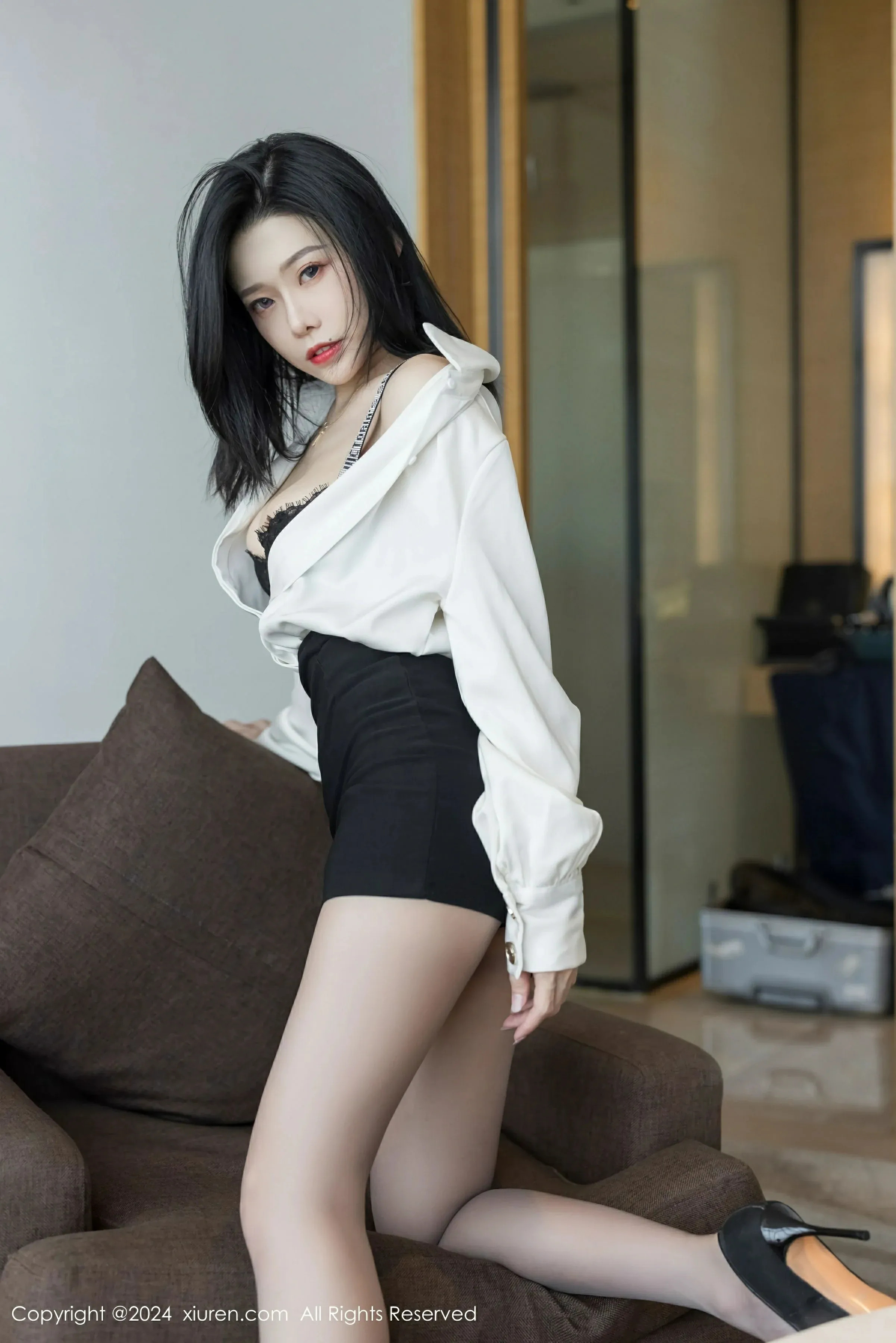 XiuRen 秀人 No.9329 luvian本能 [42P]插图6