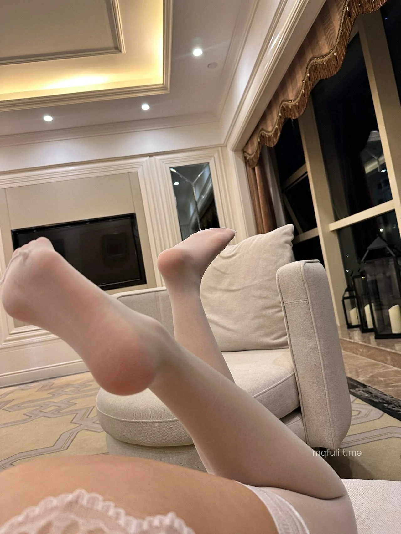 纯欲伊 – 私摄自拍图包 [18P]插图9