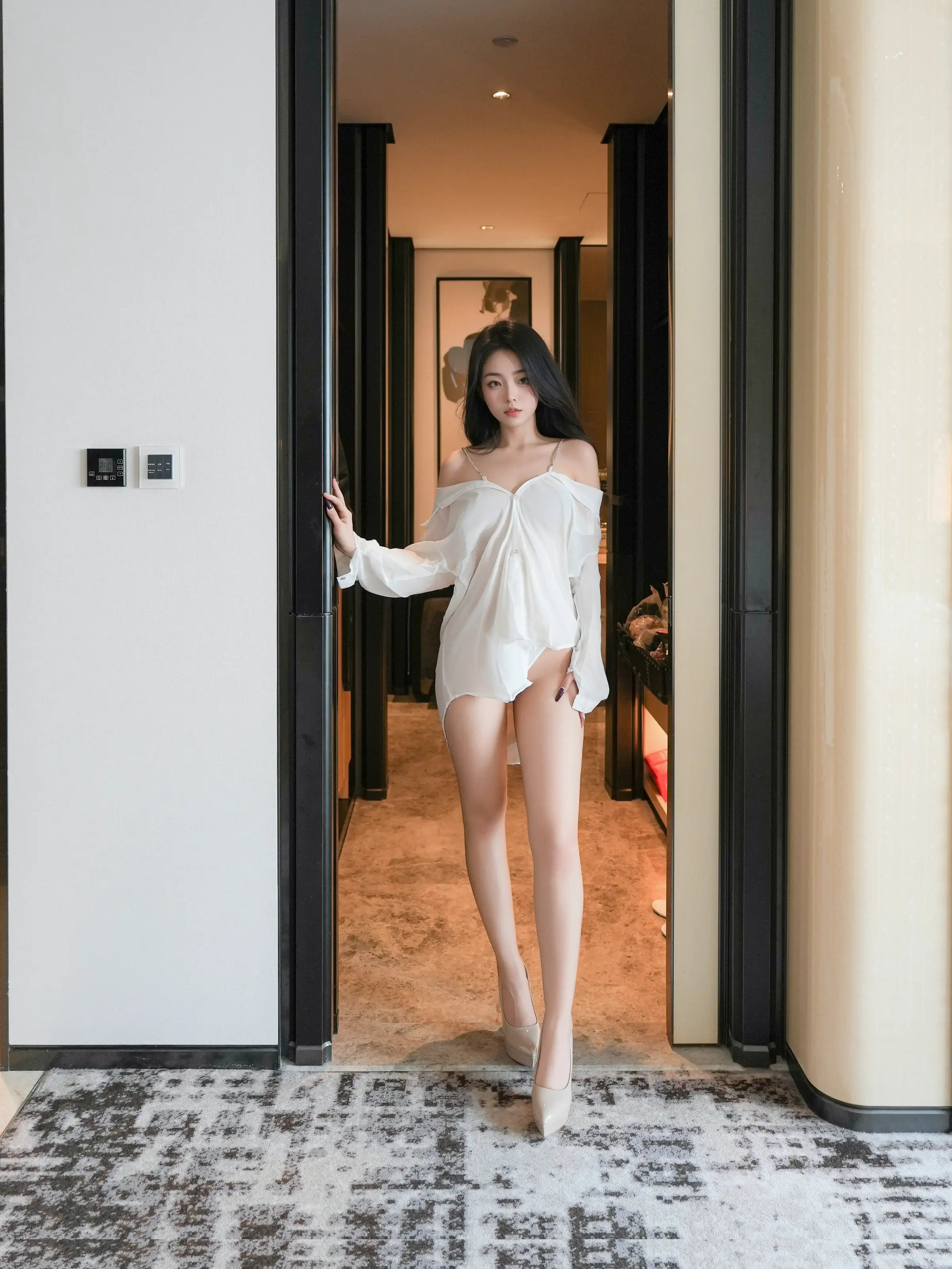 XiuRen 内购版 No.10025 白琮瑗 白色衬衫下的秘密[80P]插图1