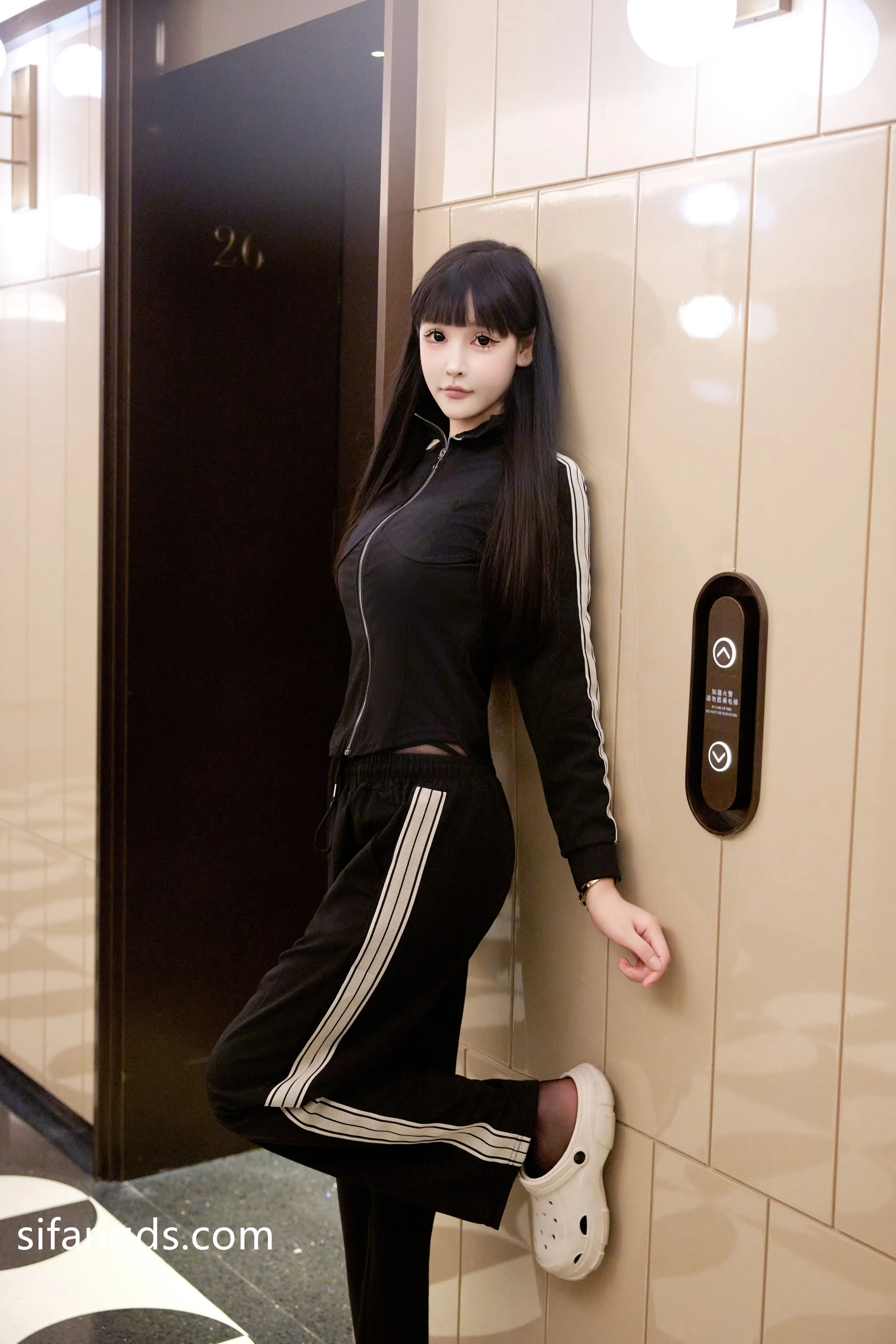 XiuRen 内购版 No.10482 智恩baby 裤里黑丝 [77P]插图2