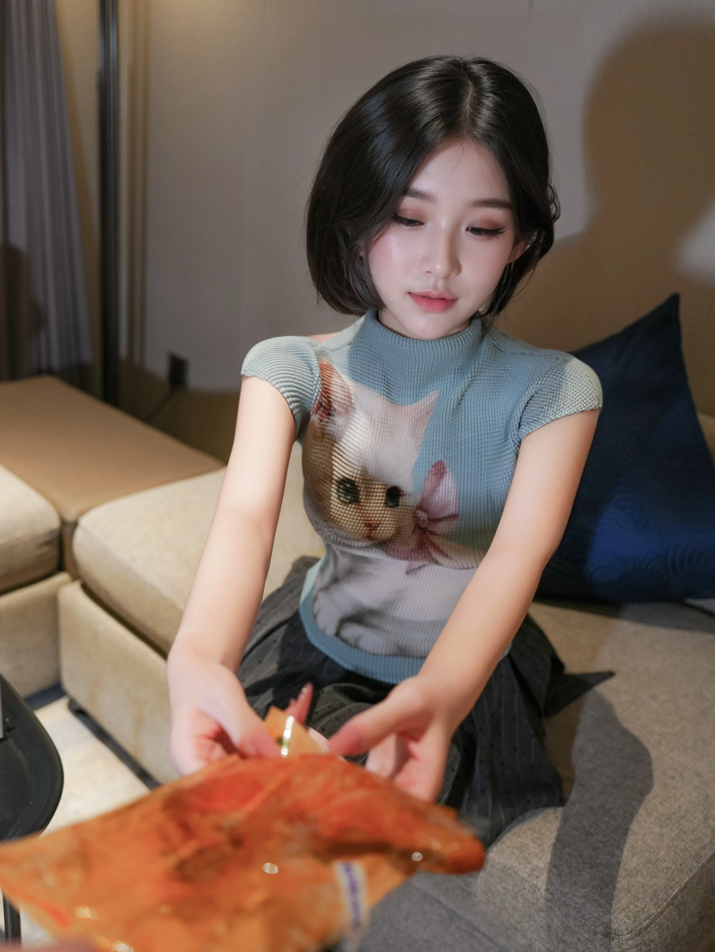 XiuRen 内购版 No.10830 汁汁 爱吃鸡腿的姑娘 [77P]插图6