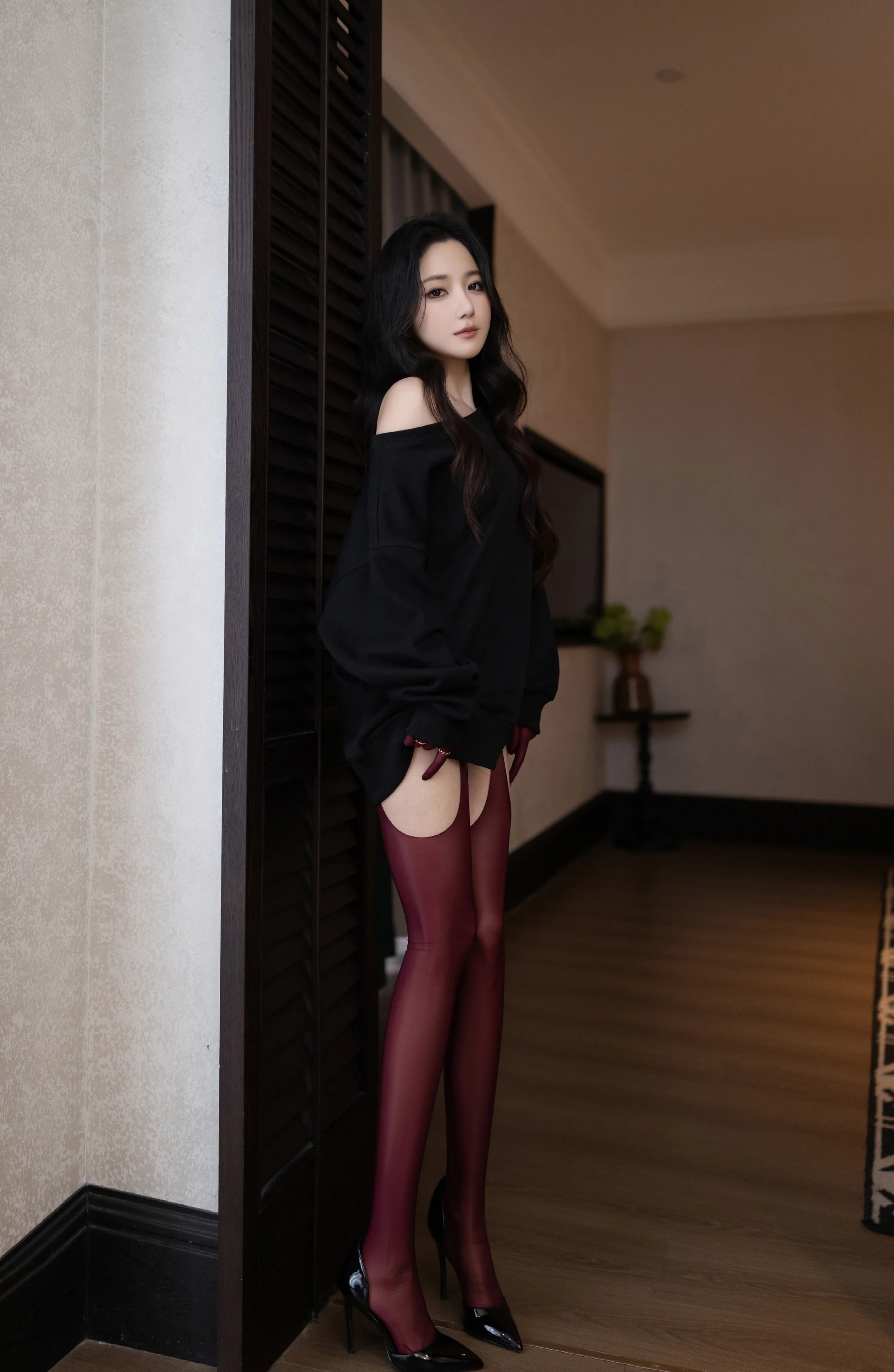 XiuRen 内购版 No.10790 鱼子酱Fish 红与黑 [120P]插图3