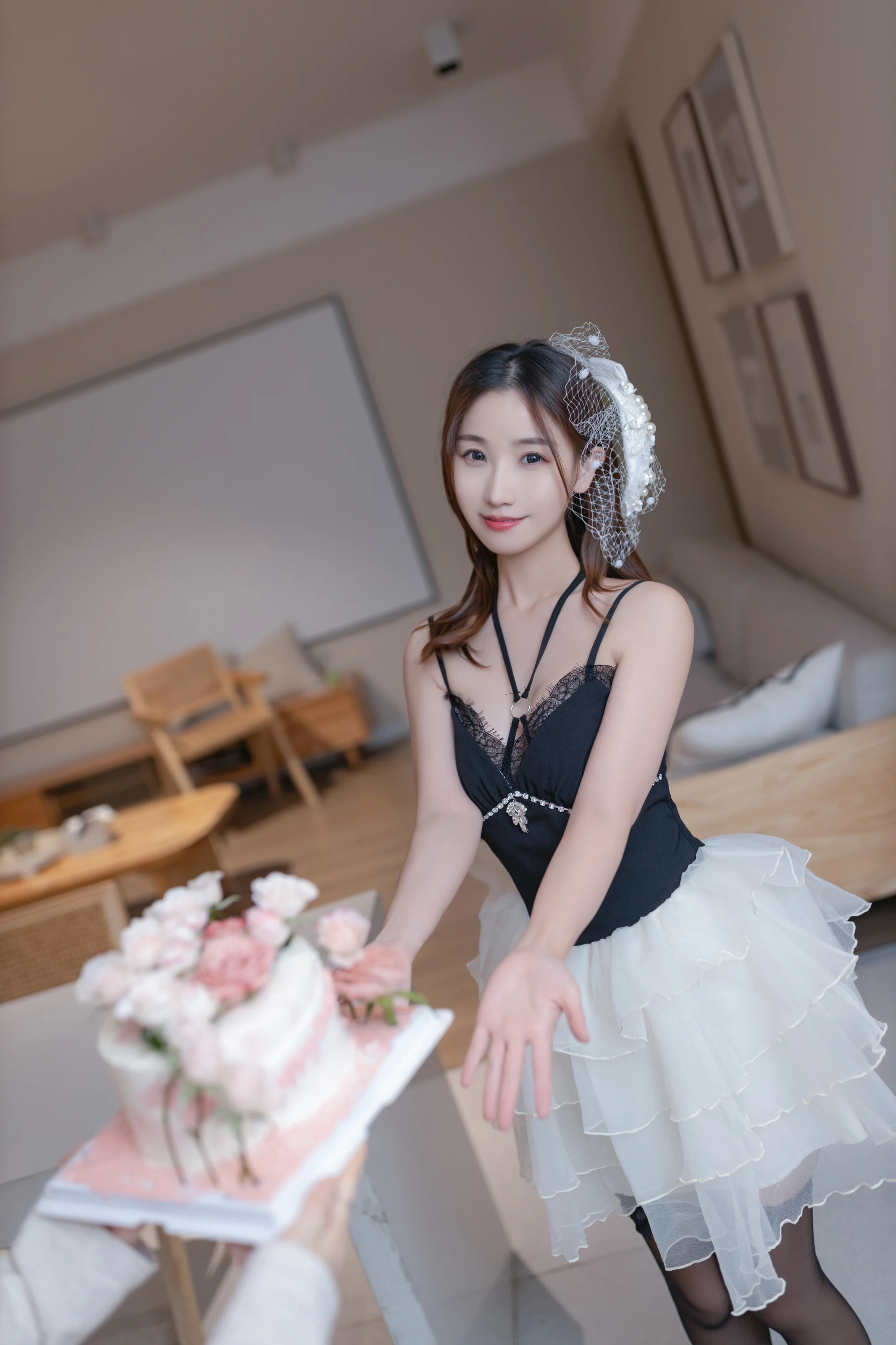 XiuRen 内购版 No.8398 杏子Yada 生日快乐 [130P]插图2