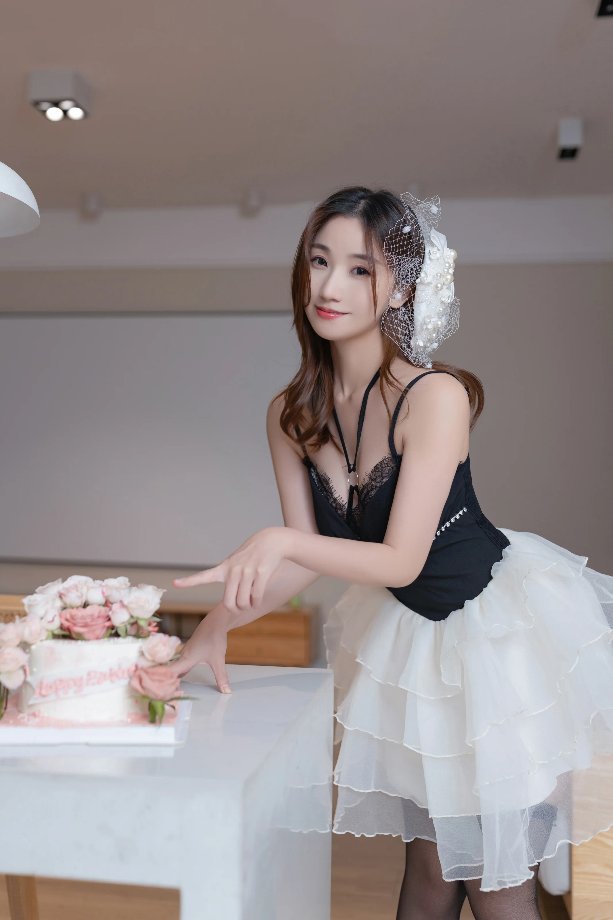 XiuRen 内购版 No.8398 杏子Yada 生日快乐 [130P]插图3