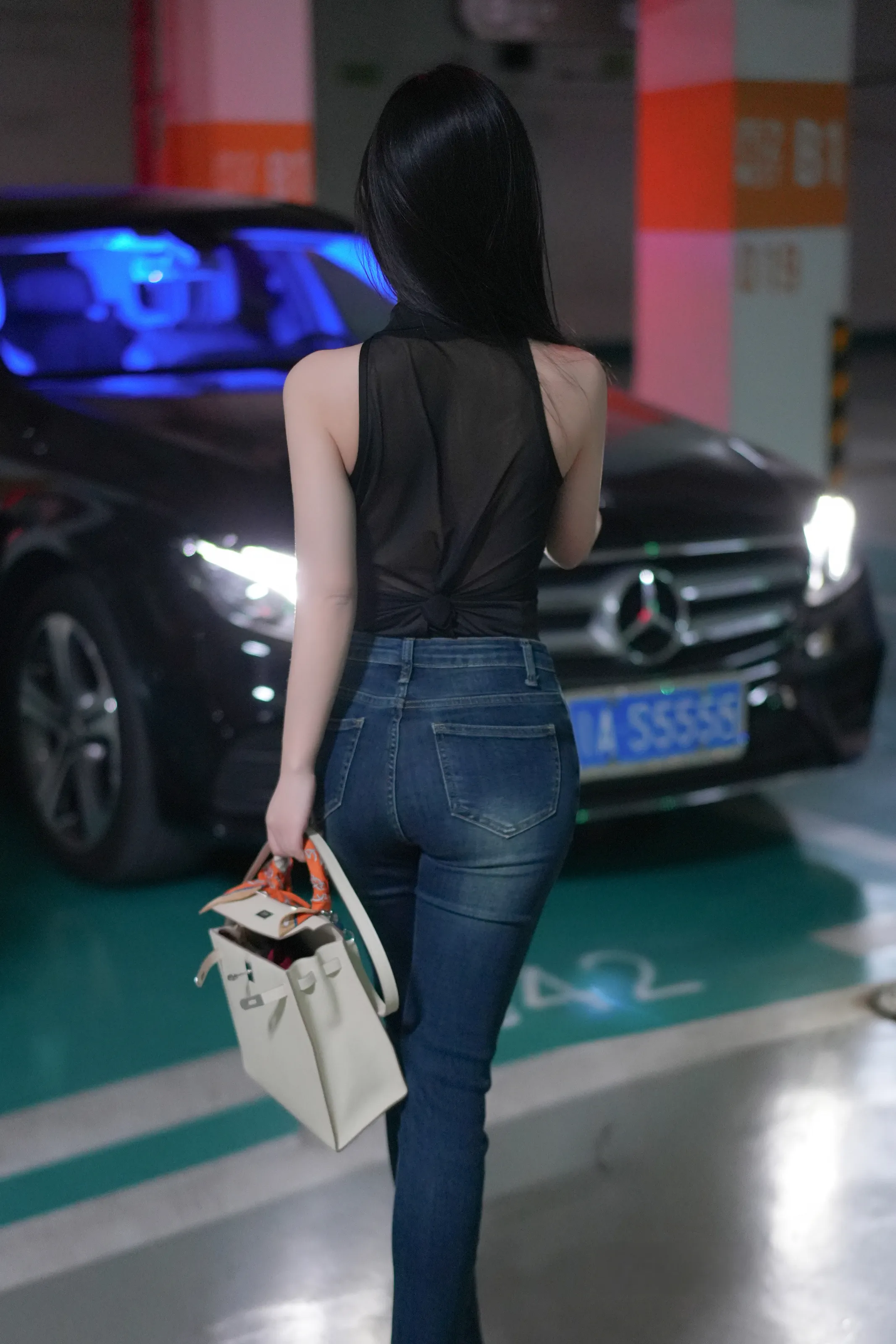 XiuRen 内购版 No.7853 谭小灵 地下车库剧情套图 [93P]插图2