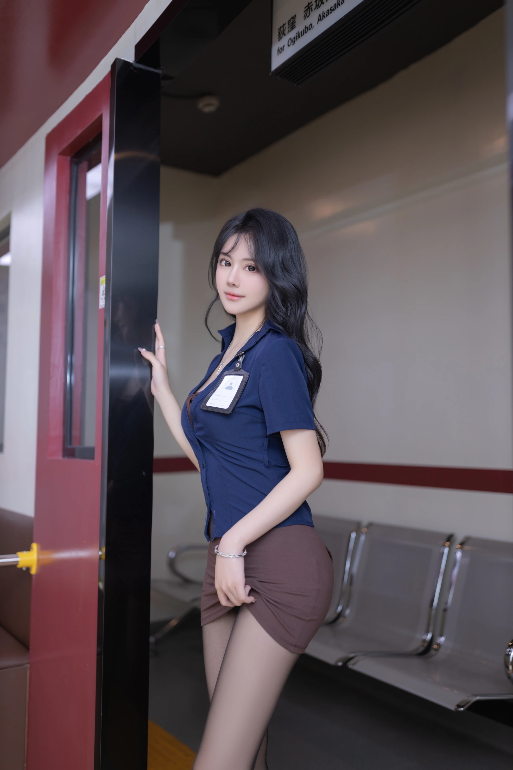 XiuRen 内购版 No.8167 谢小蒽 地铁写真 [99P]插图5