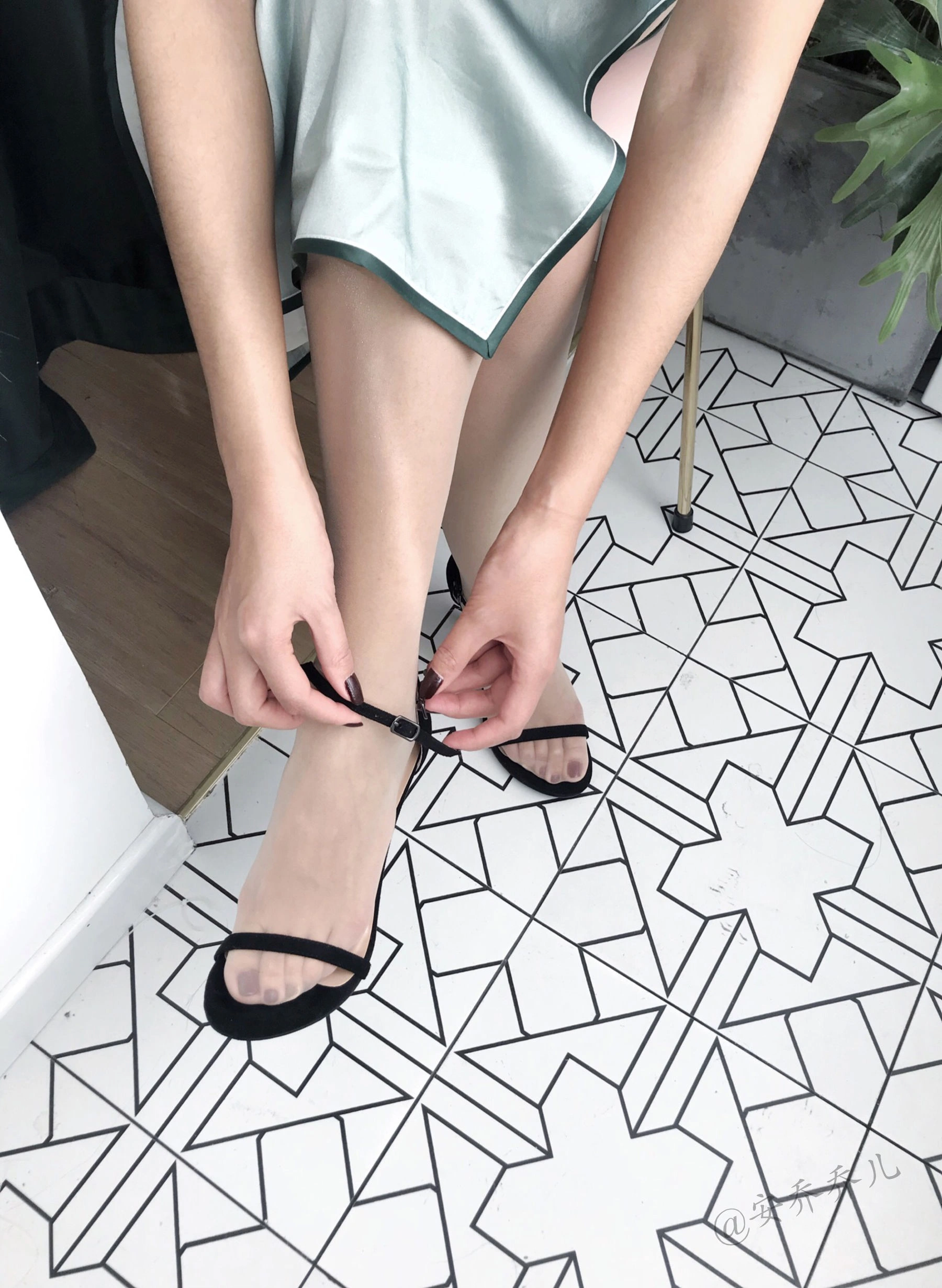 安乔乔儿(Nia乔乔) No.017 安乔乔儿 黑丝旗袍插图71