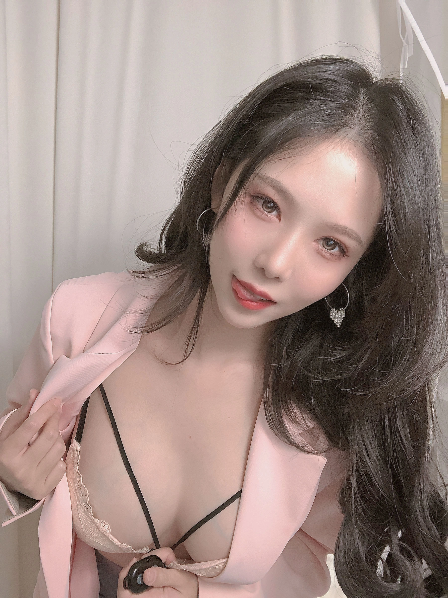 抖娘-利世图集 – 粉色西装插图4