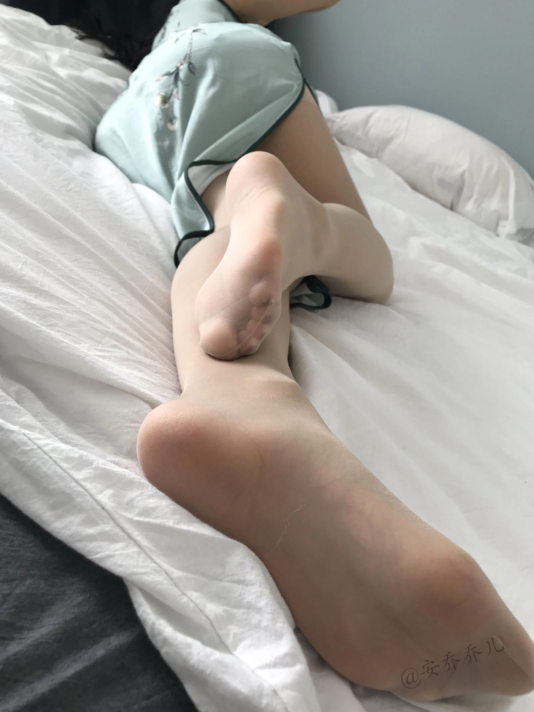 安乔乔儿(Nia乔乔) No.017 安乔乔儿 黑丝旗袍插图22