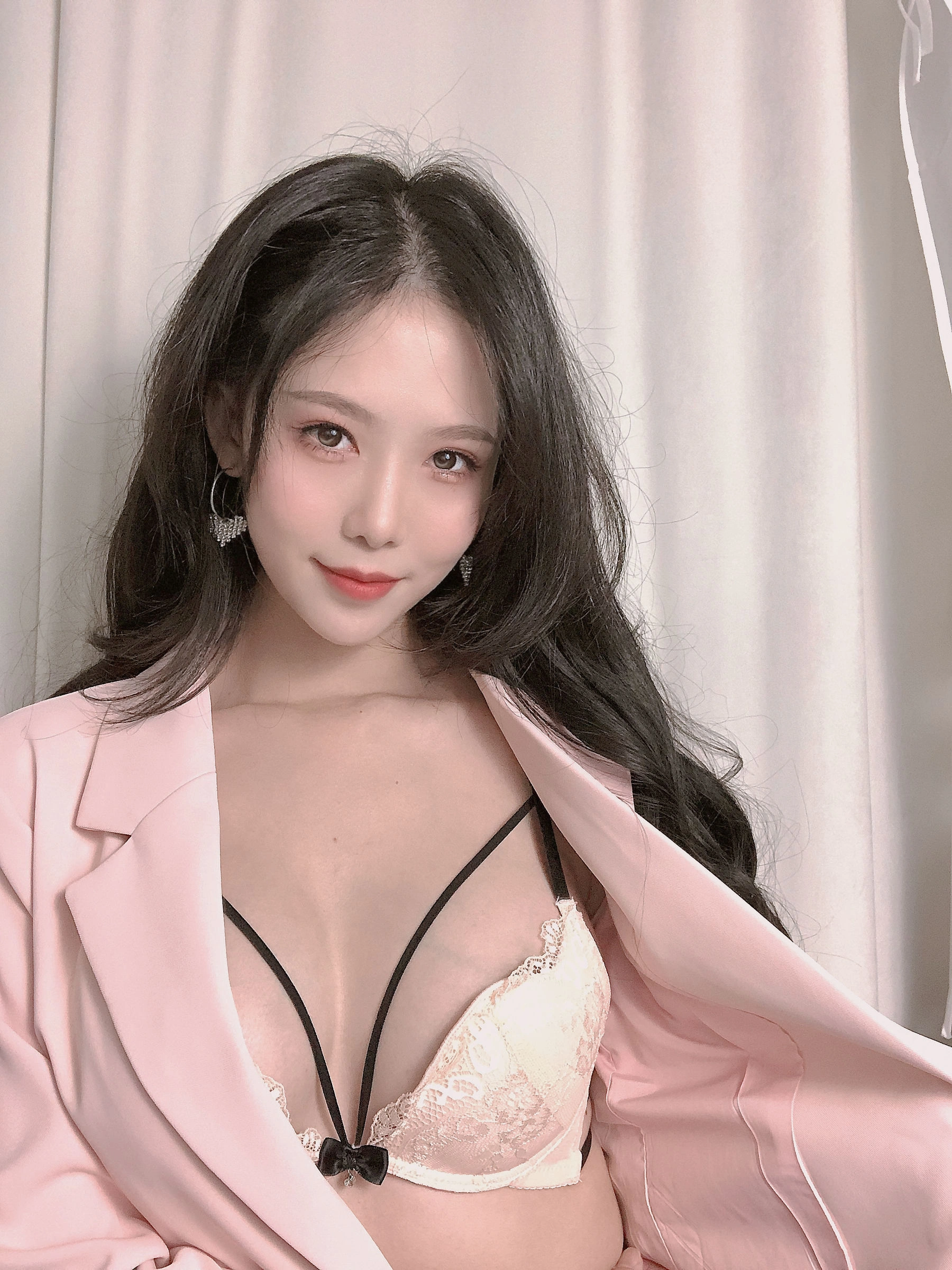 抖娘-利世图集 – 粉色西装插图3