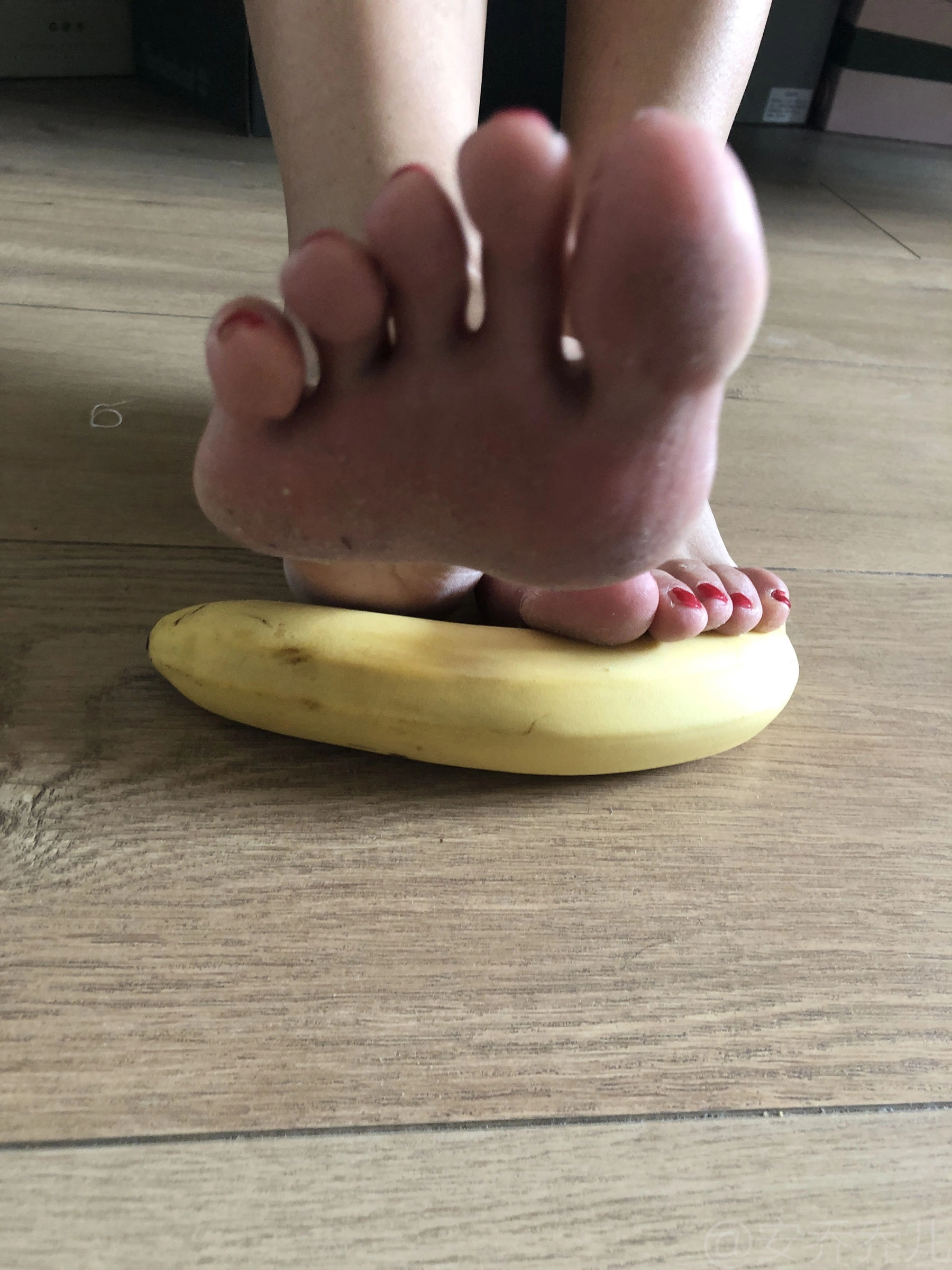 安乔乔儿(Nia乔乔) No.009 踩香蕉插图12