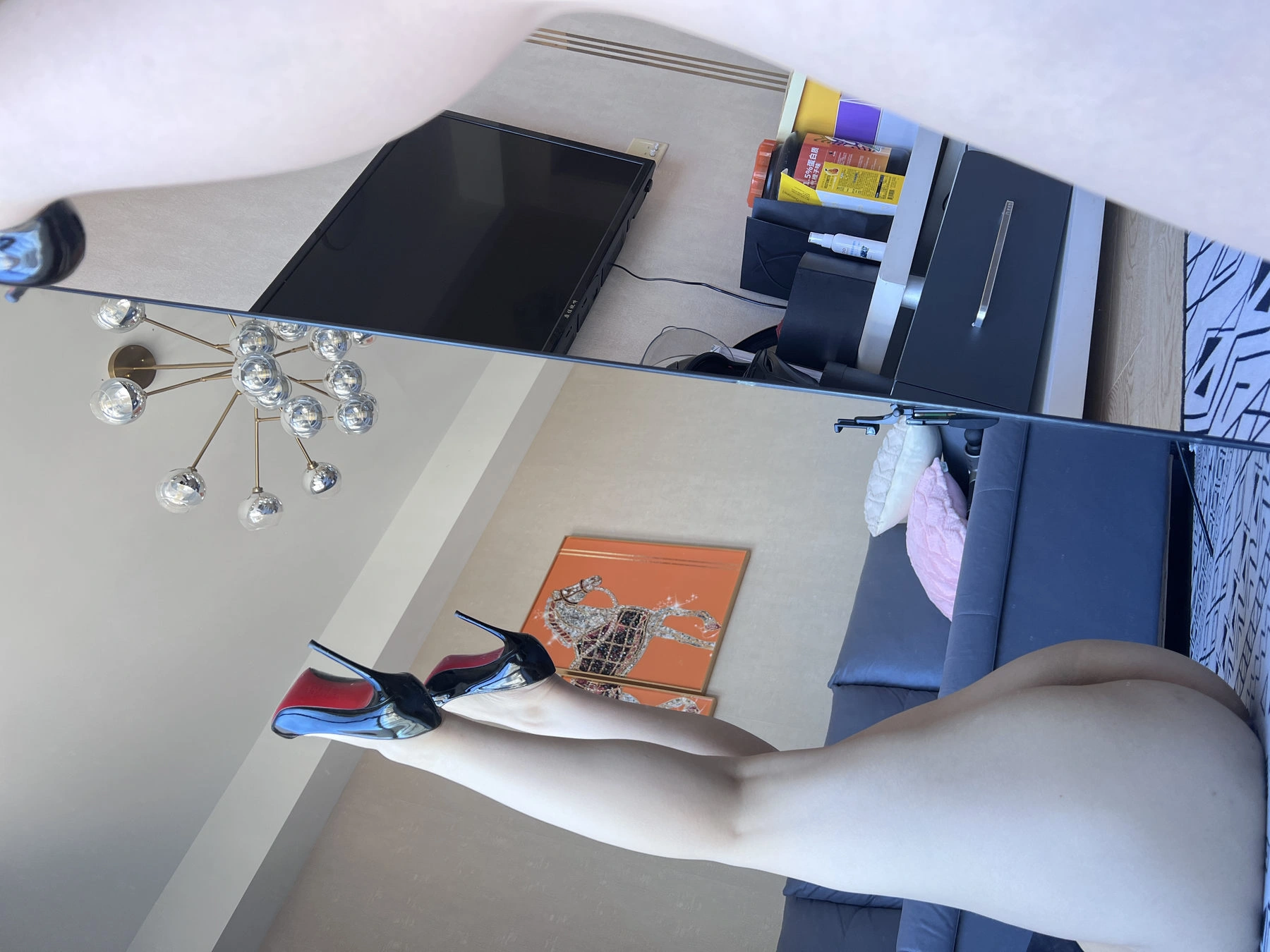 120斤的小王同学 – 黑丝开叉插图2