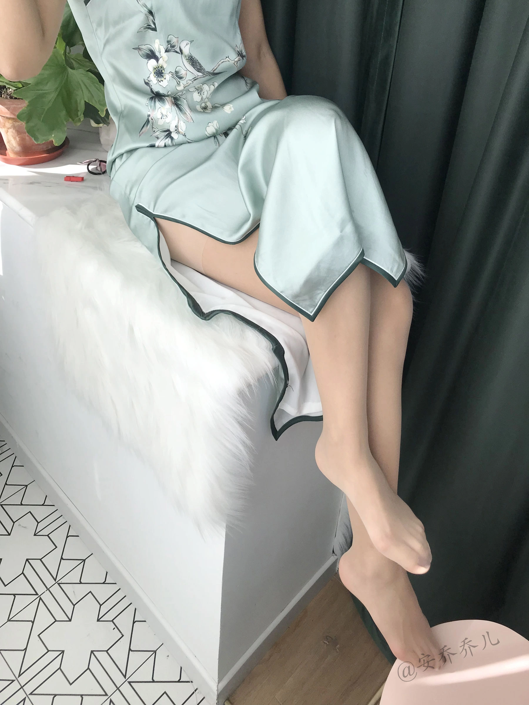 安乔乔儿(Nia乔乔) No.017 安乔乔儿 黑丝旗袍插图12