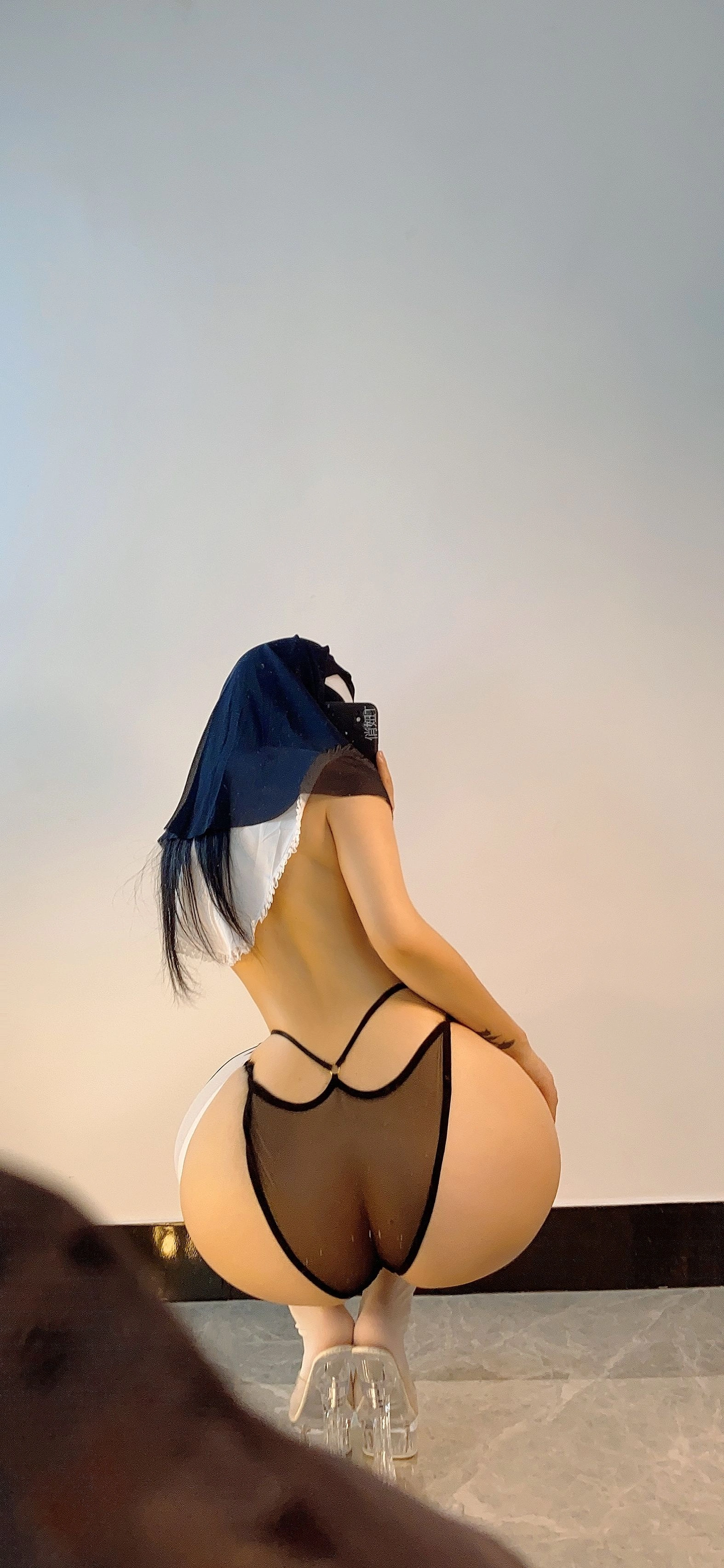 俏妞qiaoniuTT – 疯狂修女插图1