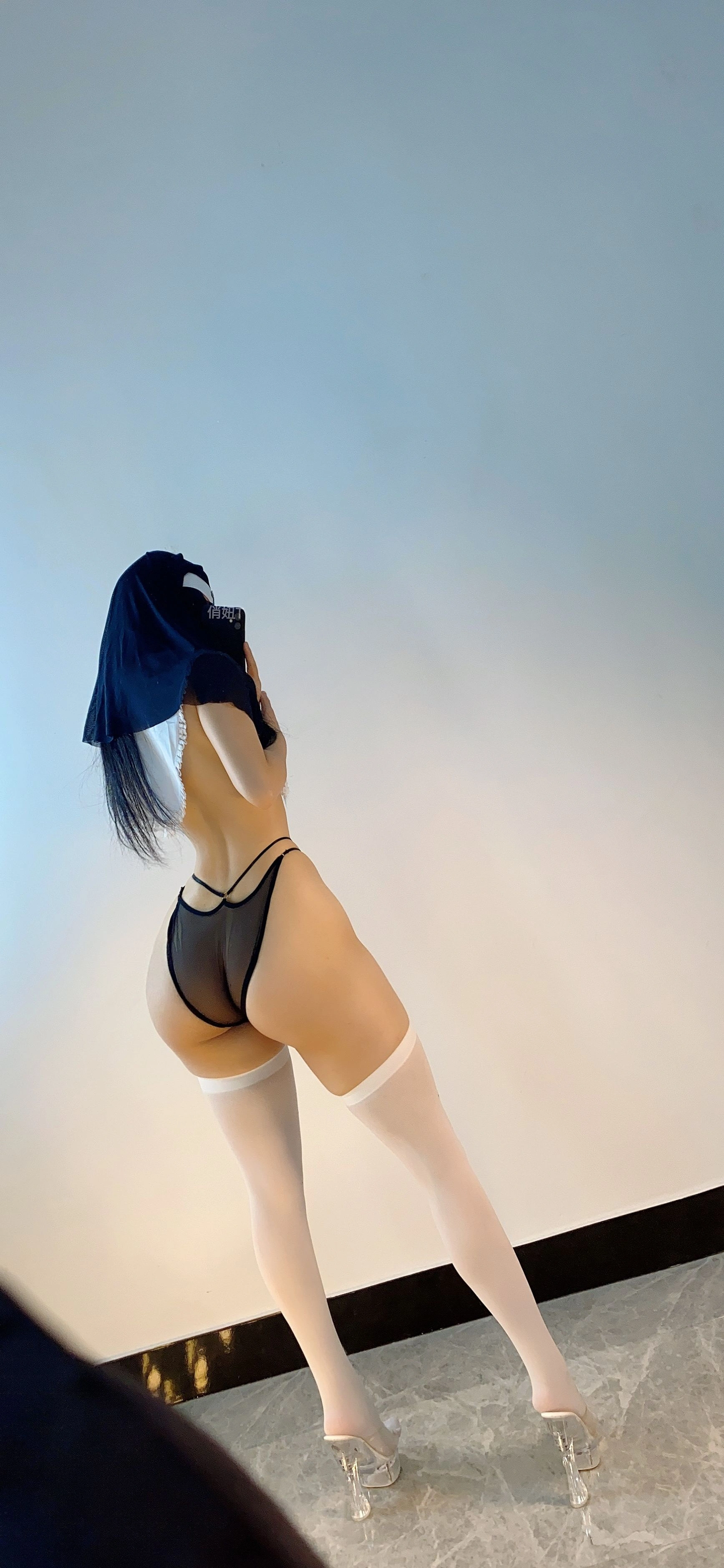 俏妞qiaoniuTT – 疯狂修女插图4