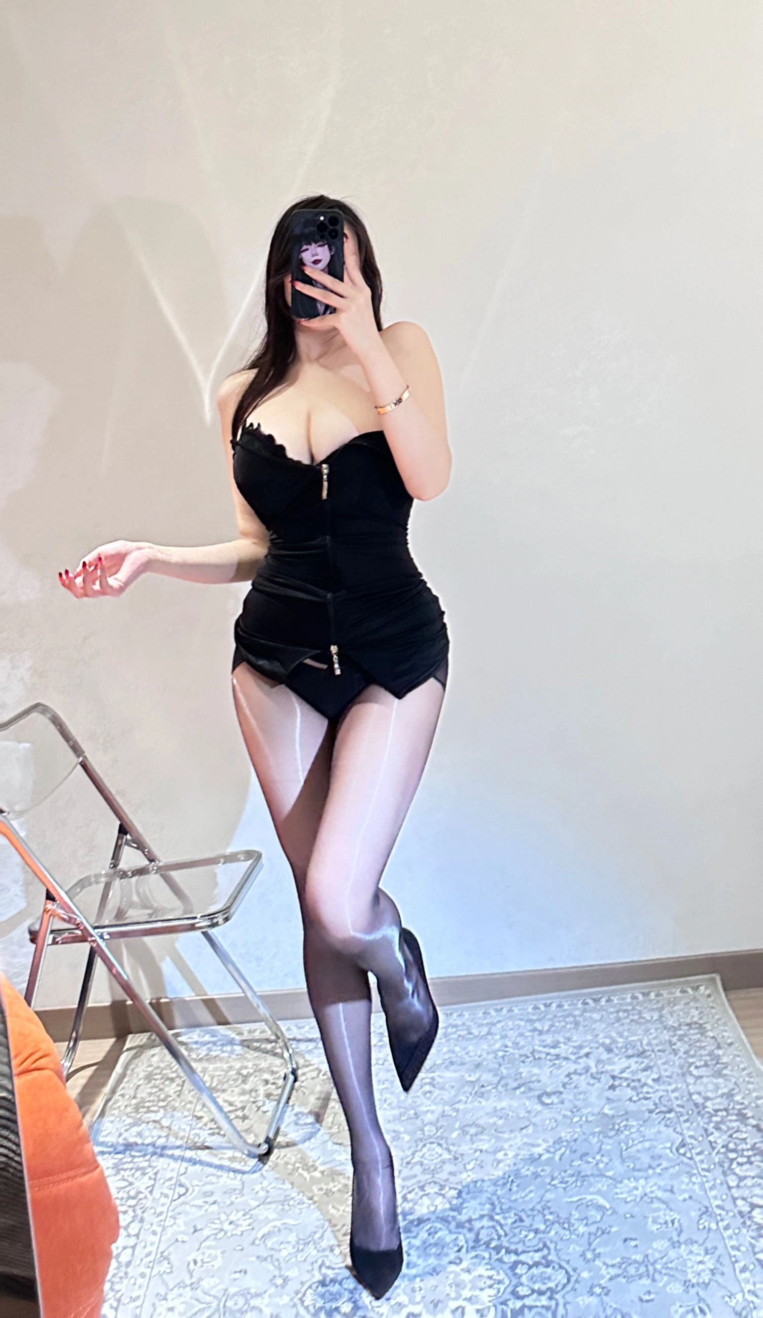 可可西yyy – 蕾丝吊带透视外套插图1