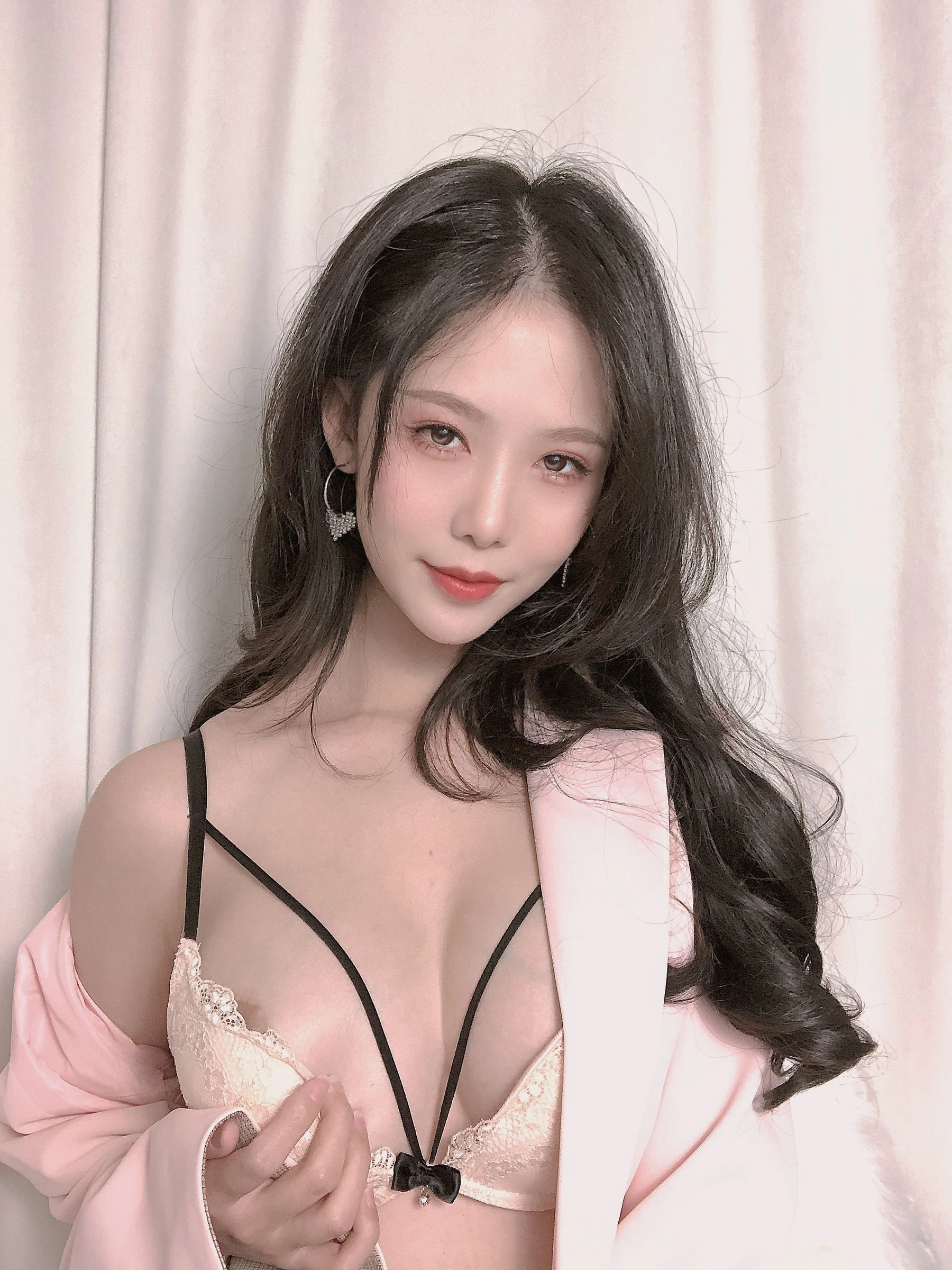 抖娘-利世图集 – 粉色西装插图5