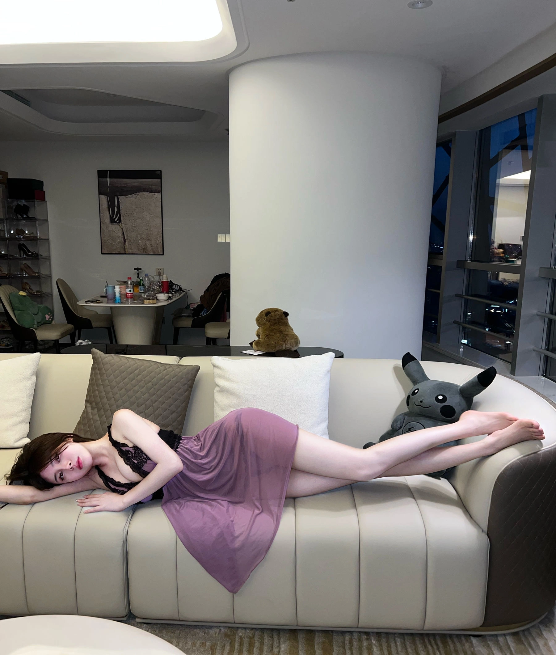 奔跑的晶骡儿 – 紫色睡衣插图2