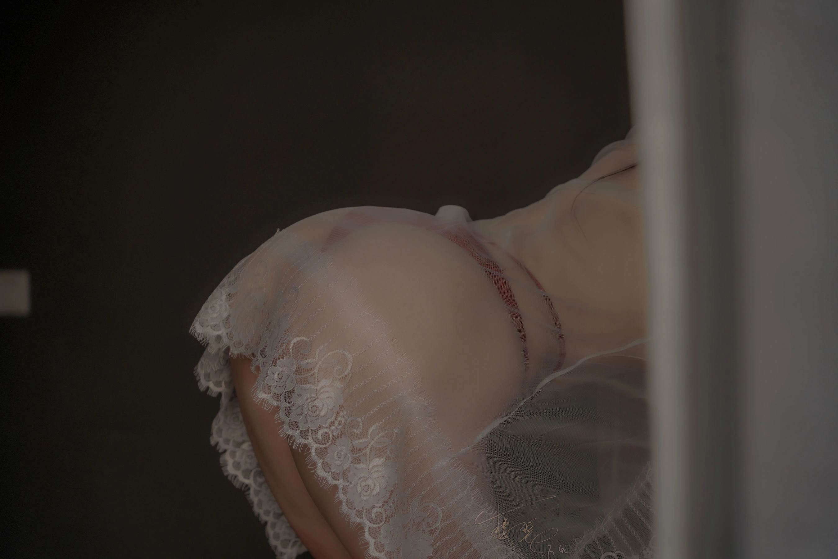 网络红人樱晚gigi – 窗前插图4