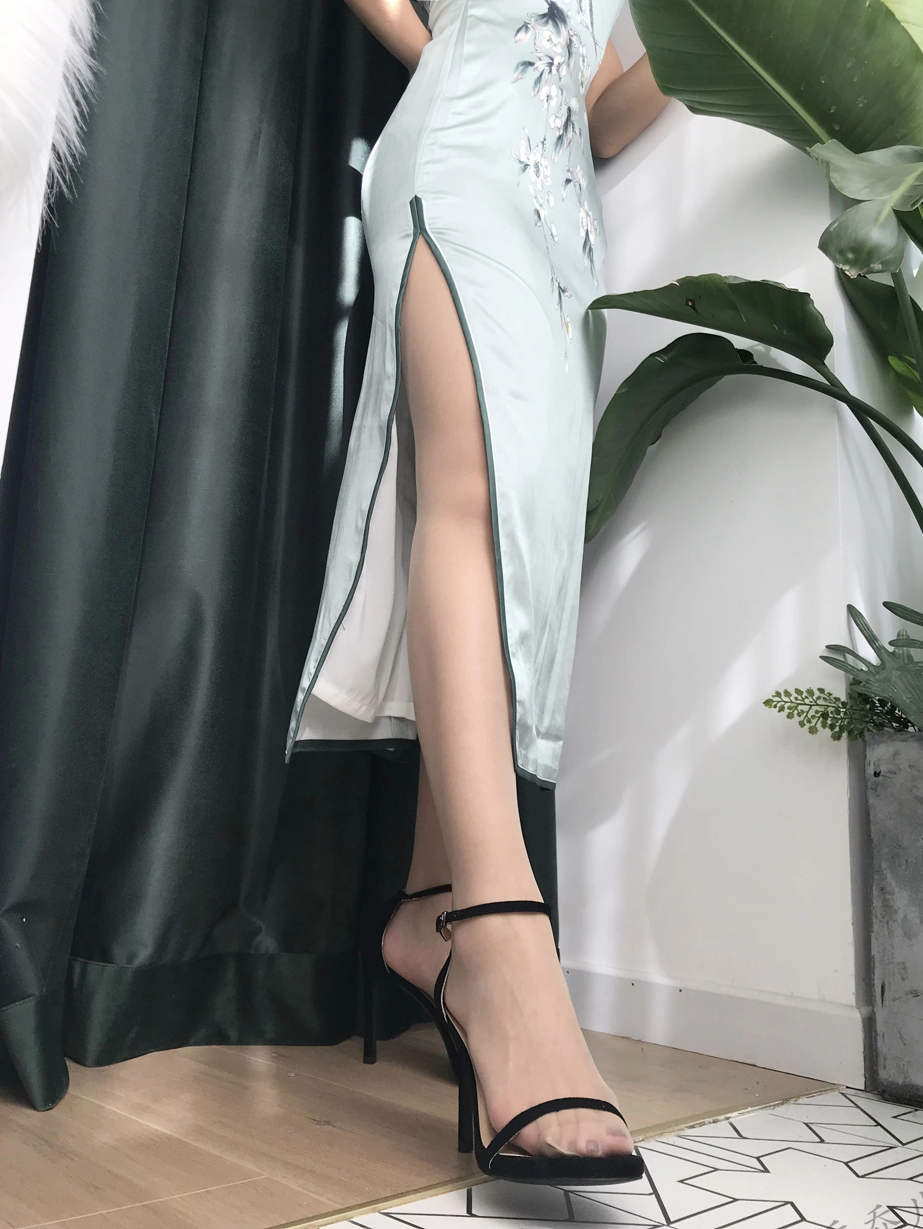 安乔乔儿(Nia乔乔) No.017 安乔乔儿 黑丝旗袍插图7