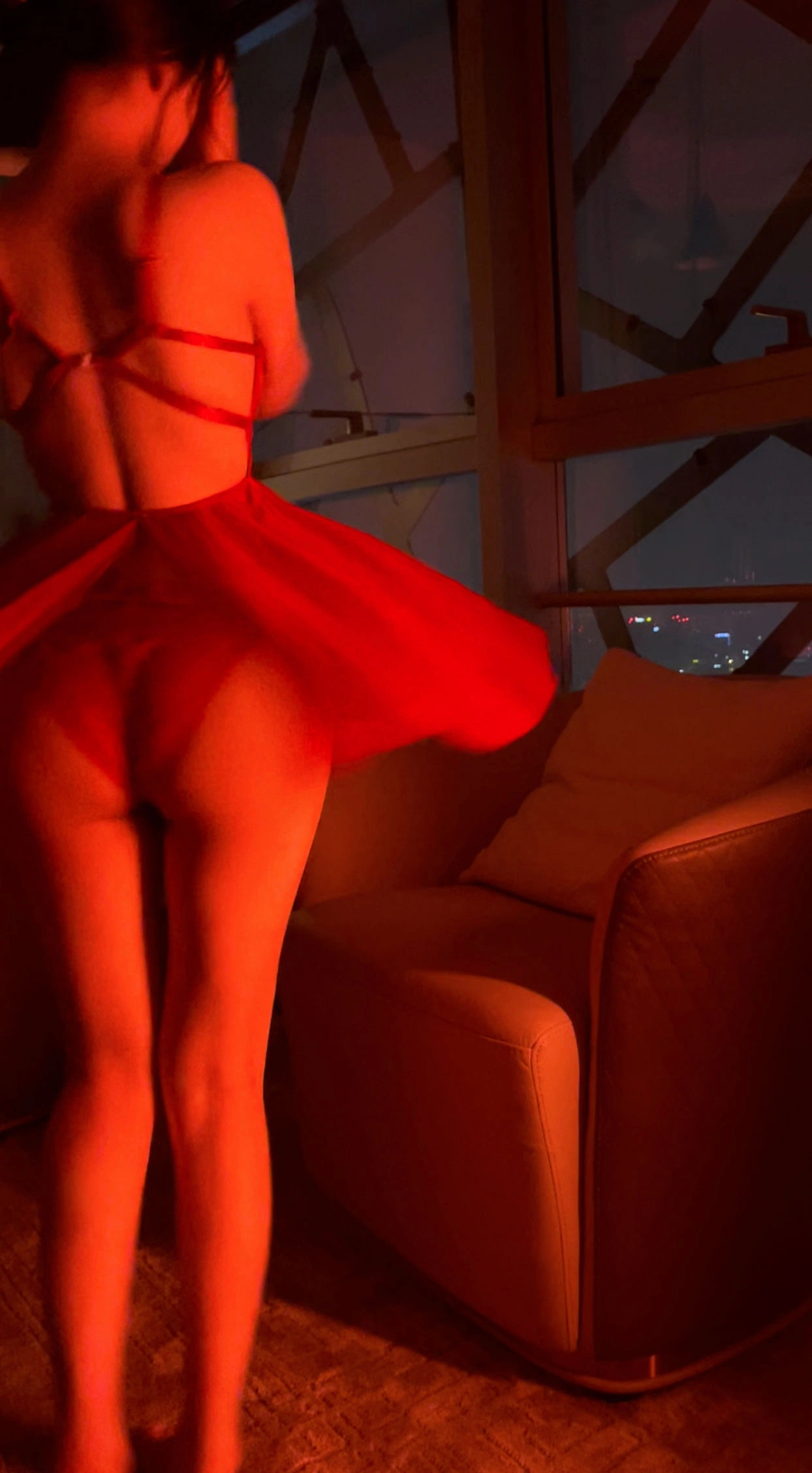 奔跑的晶骡儿 – 红裙插图10