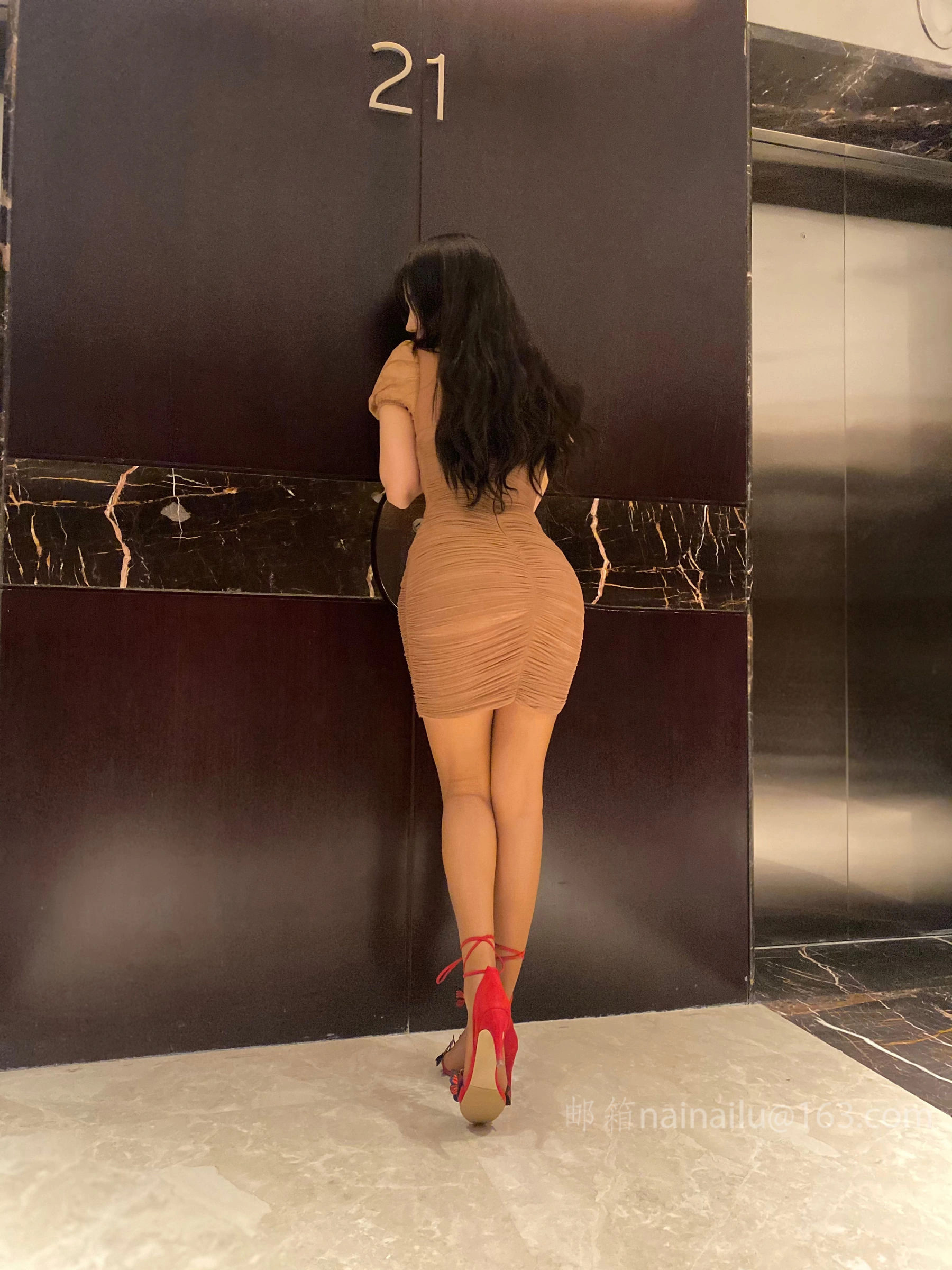 安乔乔儿(Nia乔乔) No.033 包臀裙肉丝插图2