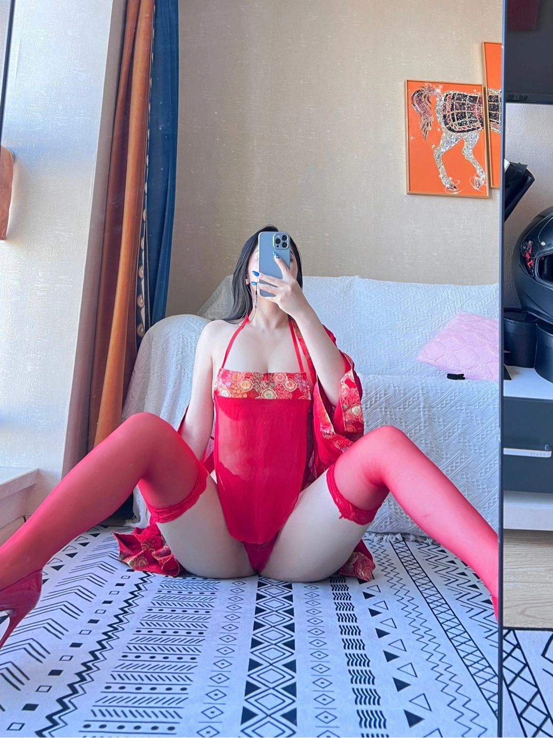 120斤的小王同学 – 红肚兜插图1