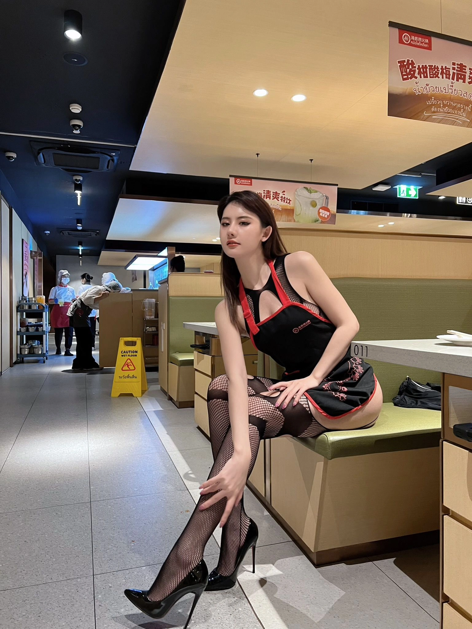 美女模特Azhua19970(阿朱啊) – 海底捞插图4