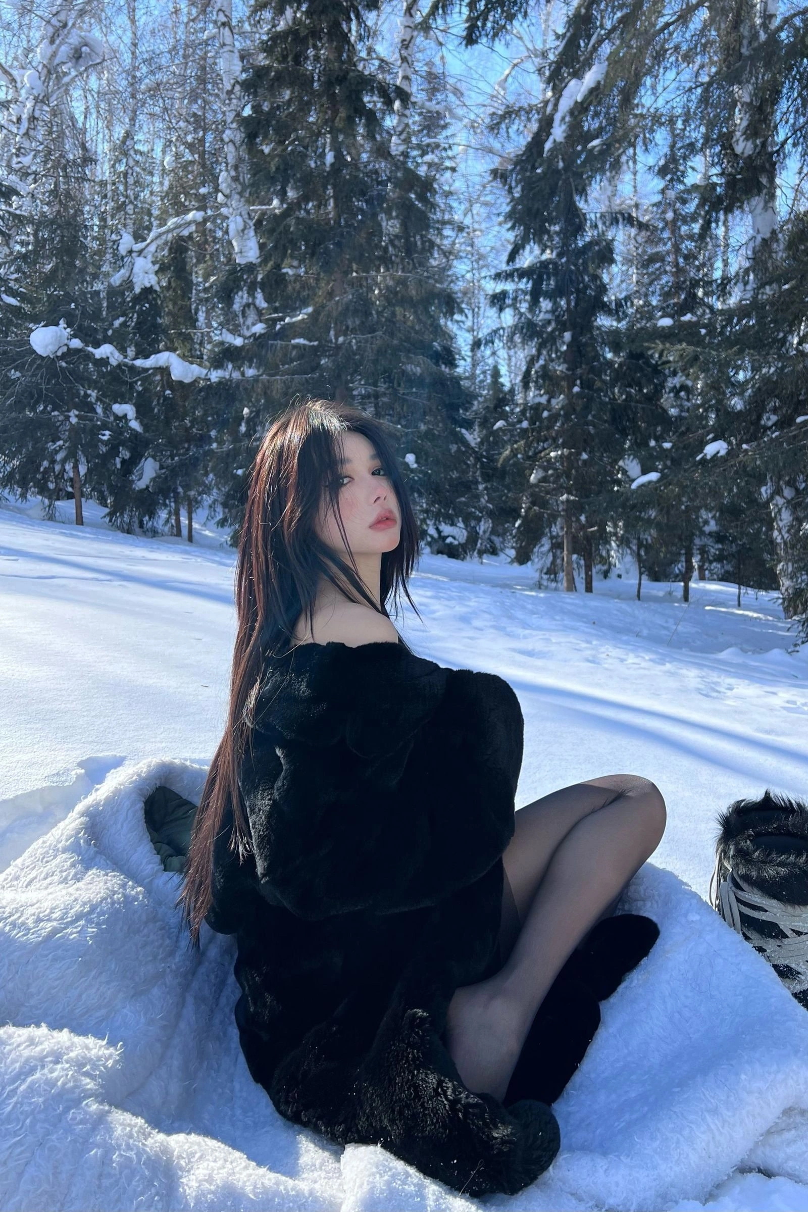 媛媛酱SAYUKI – 皮草 黑丝插图2