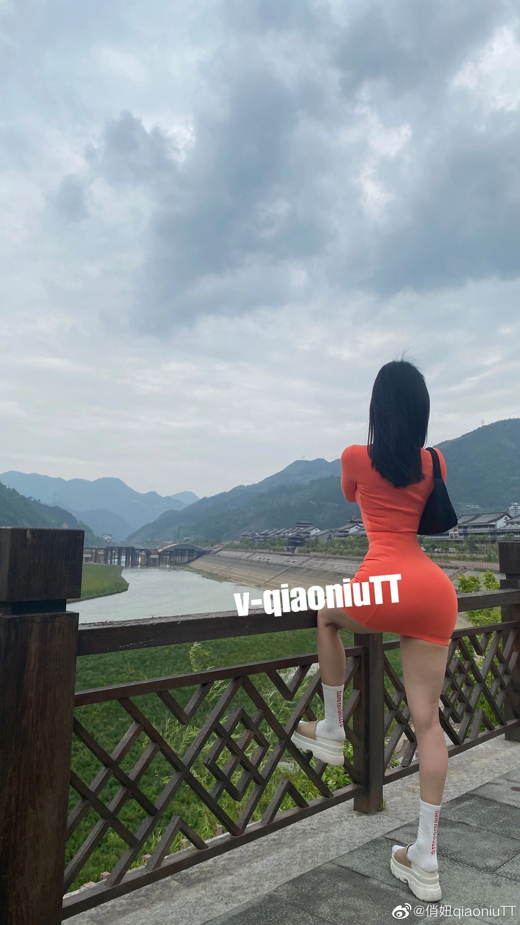 俏妞qiaoniuTT – 丝袜长腿翘臀 视图合集插图59