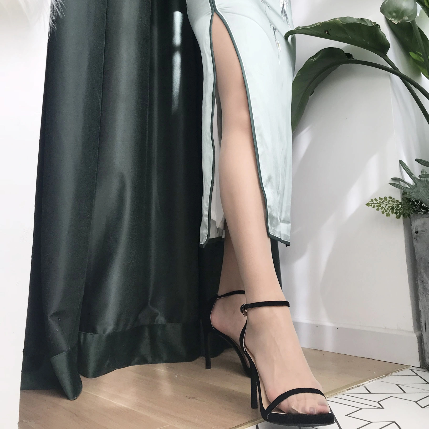 安乔乔儿(Nia乔乔) No.017 安乔乔儿 黑丝旗袍插图5