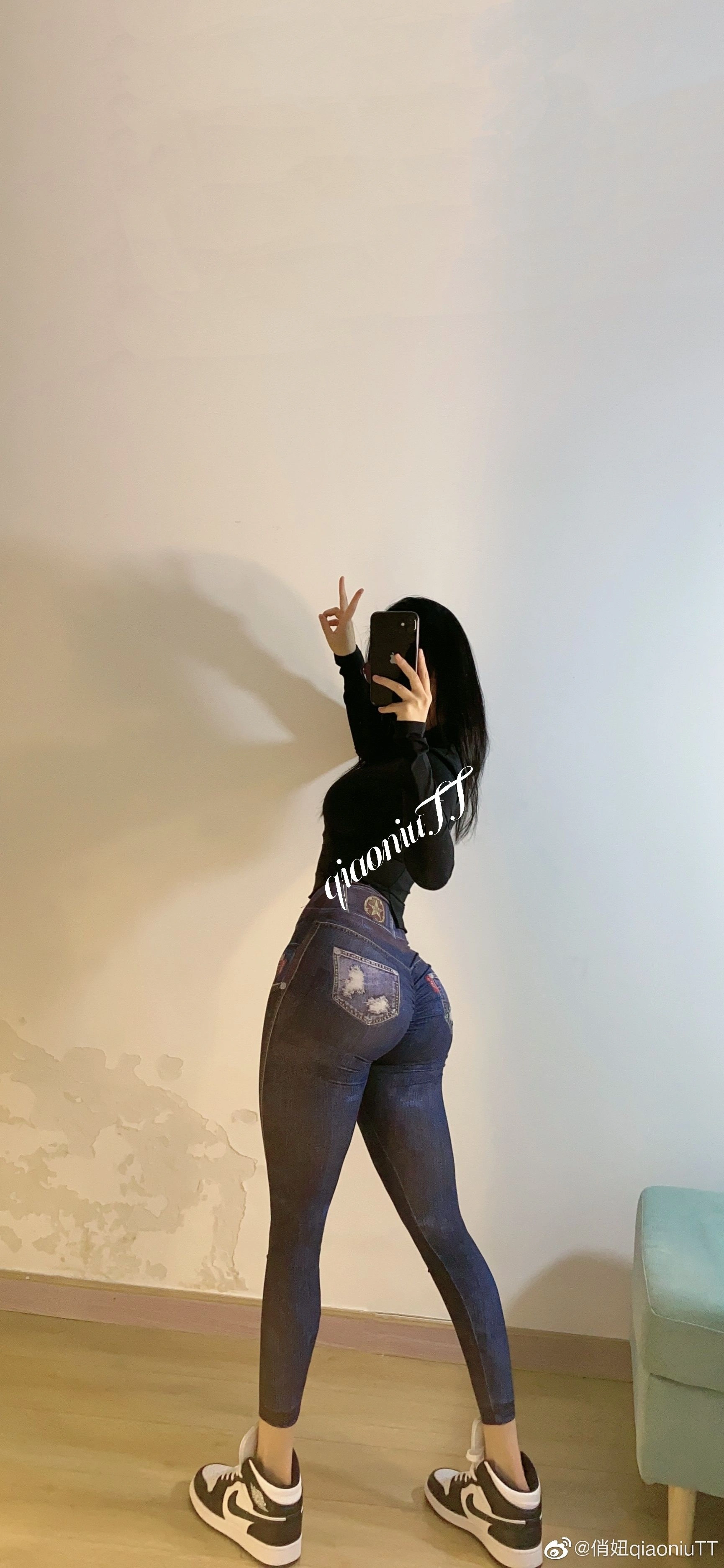 俏妞qiaoniuTT – 丝袜长腿翘臀 视图合集插图127