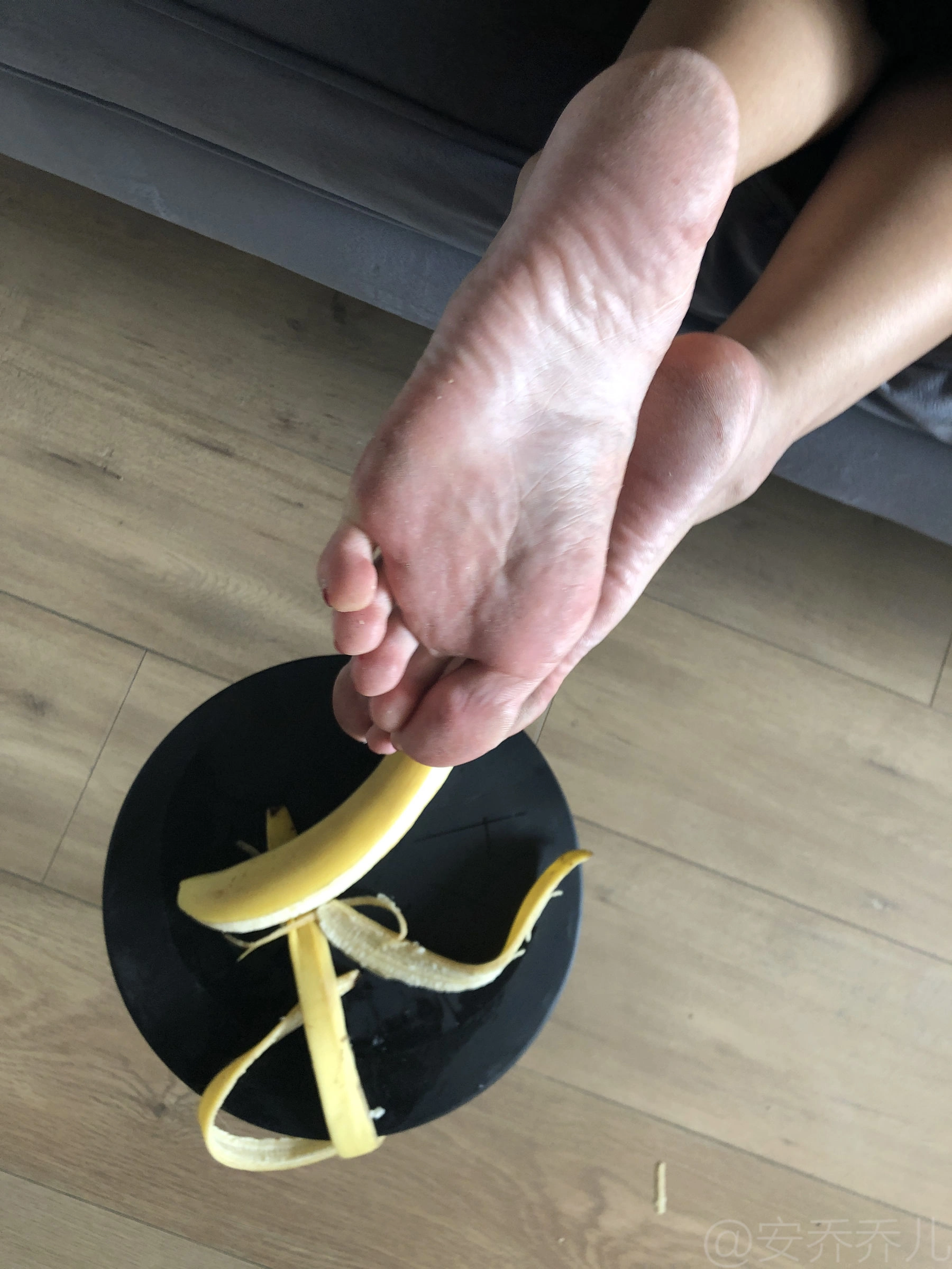 安乔乔儿(Nia乔乔) No.009 踩香蕉插图94