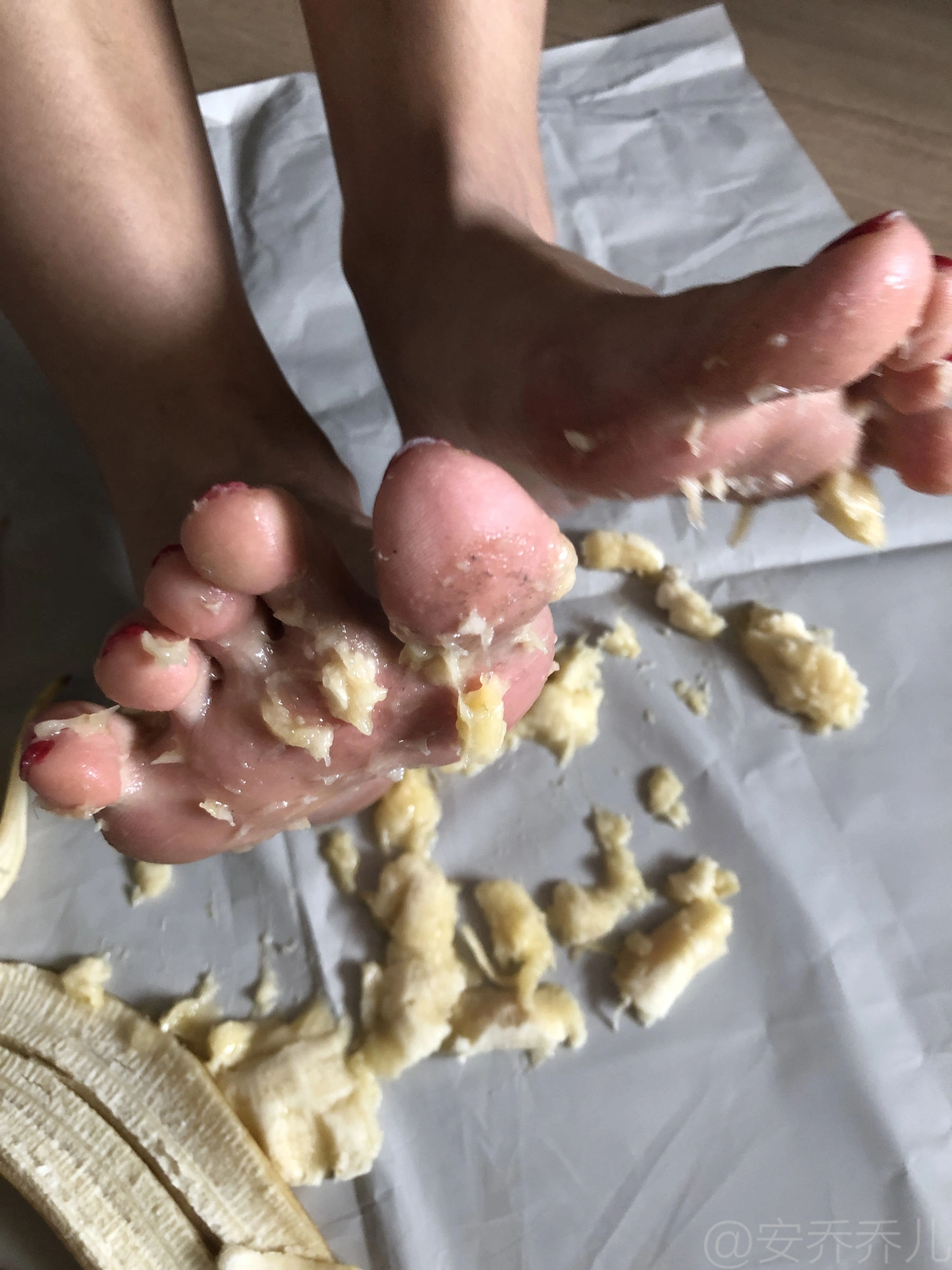 安乔乔儿(Nia乔乔) No.009 踩香蕉插图92 安乔乔儿(Nia乔乔) No.009 踩香蕉插图92