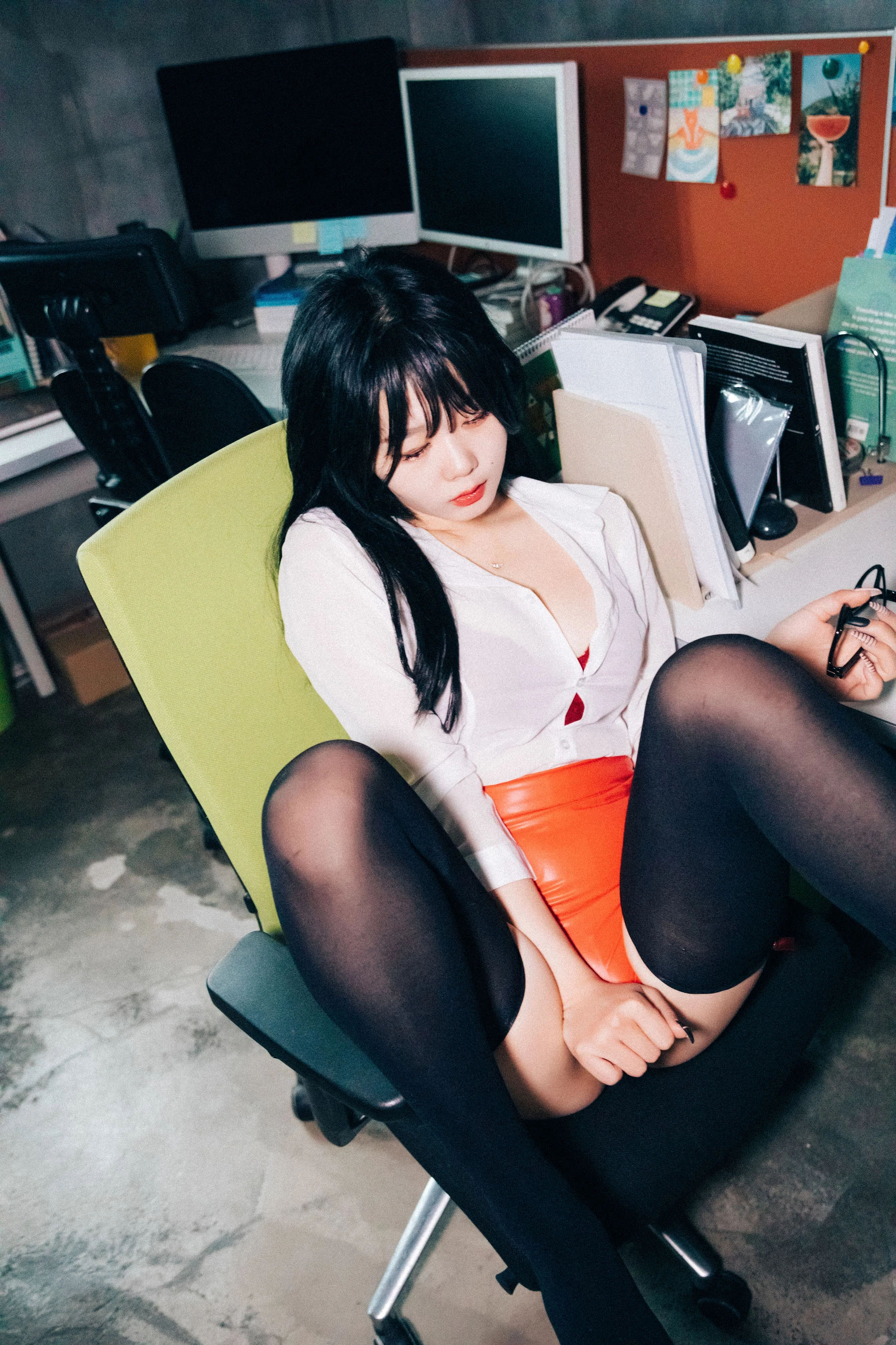 [LOOZY] Zia – Office slave|图集秀