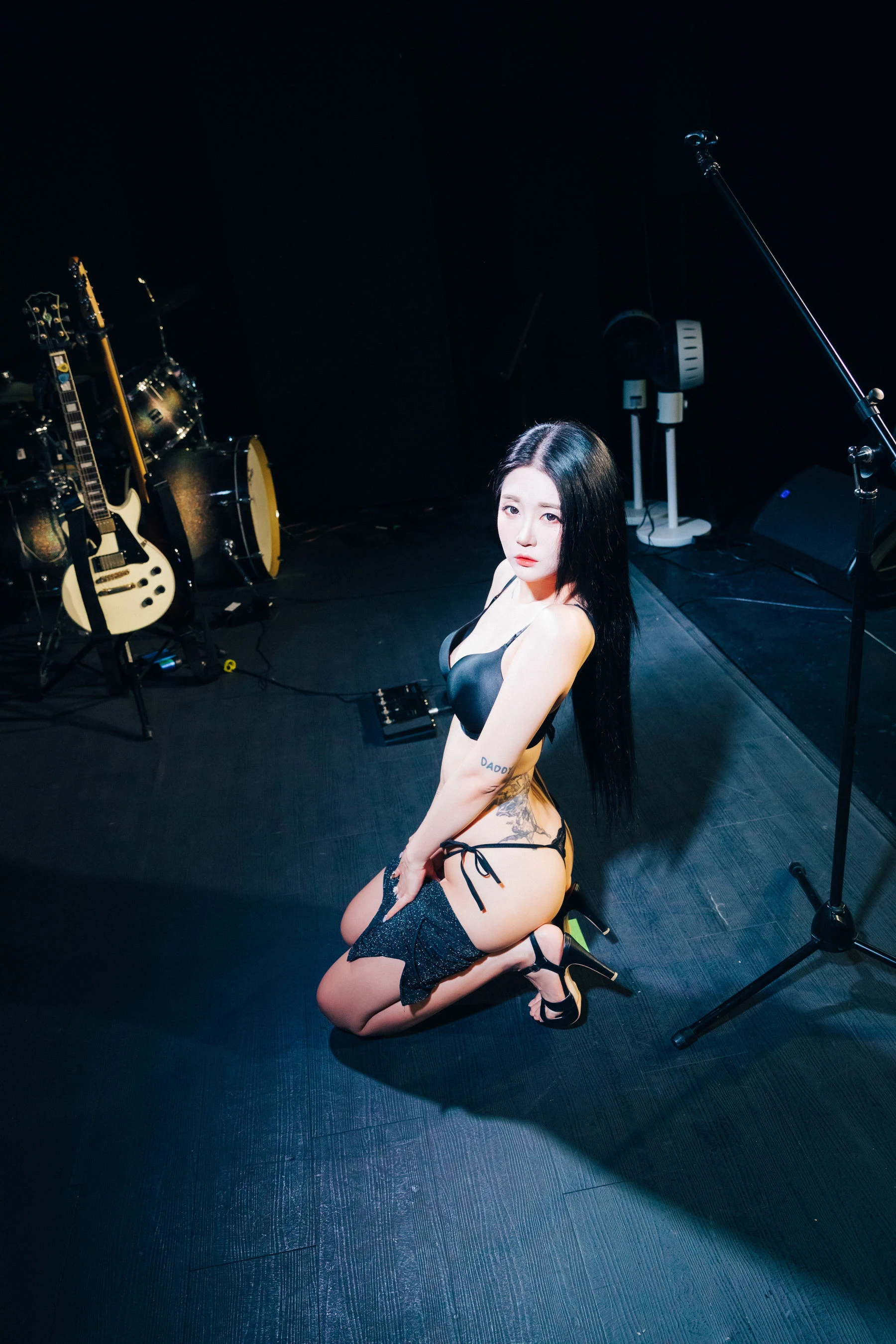 [LOOZY] Bomi – Covert stage插图3