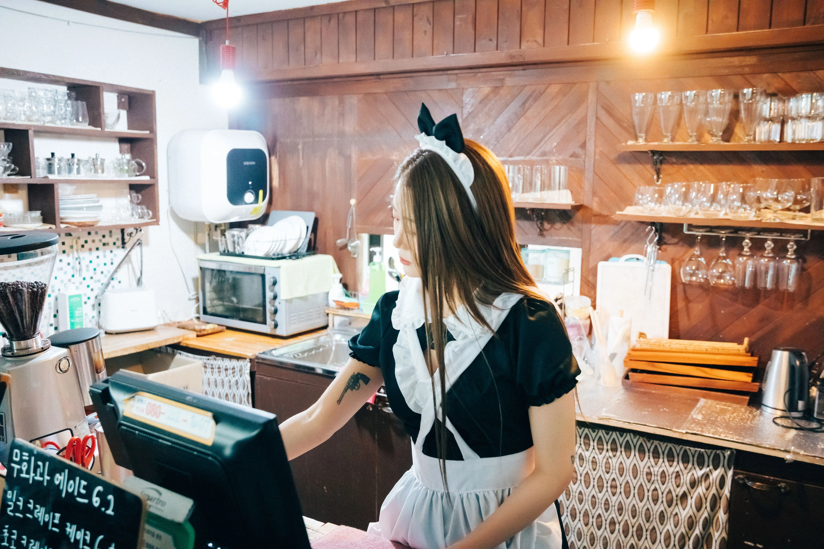 [LOOZY] Bomi – Maid cafe插图2