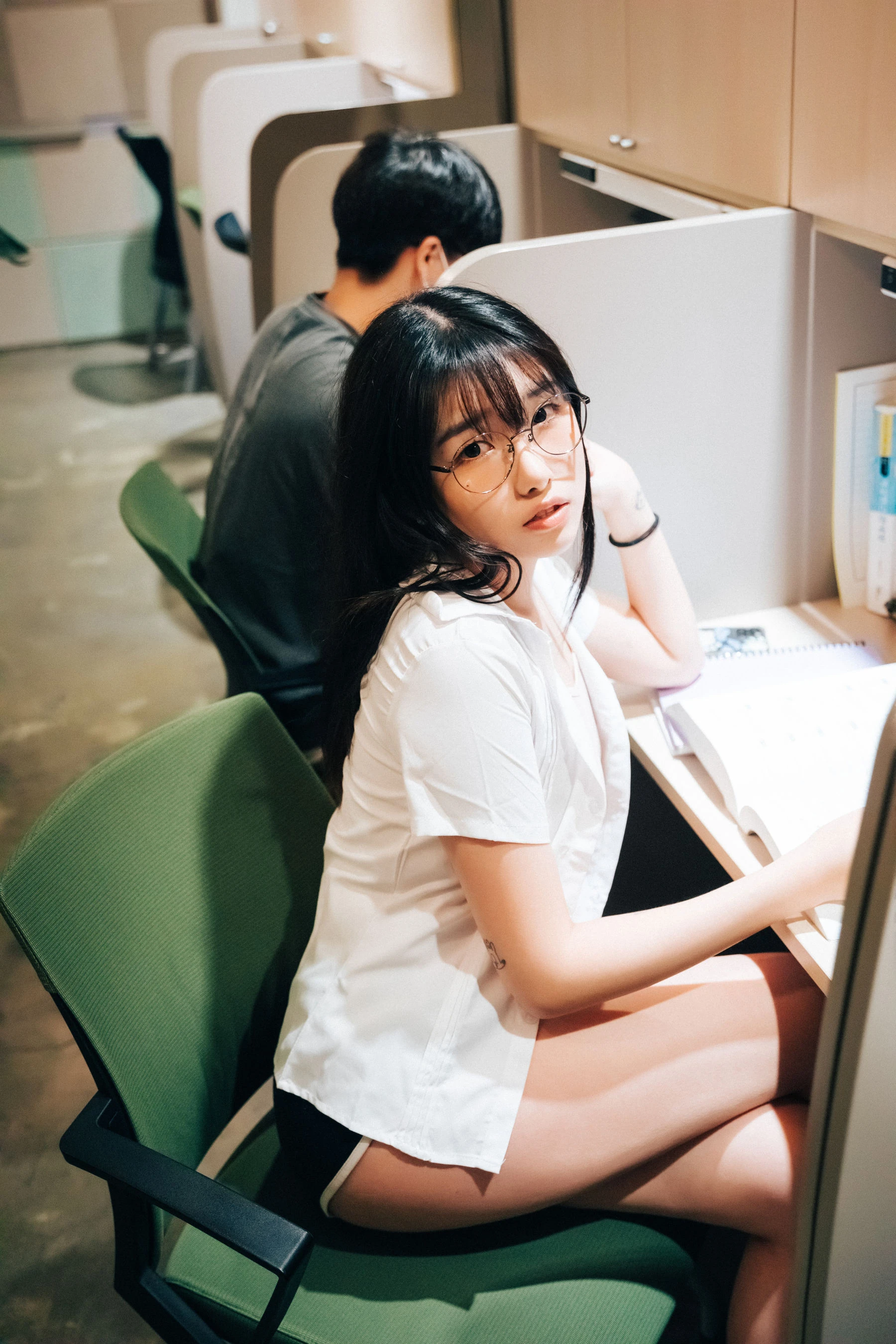 [LOOZY] Sonson – Reading room插图3