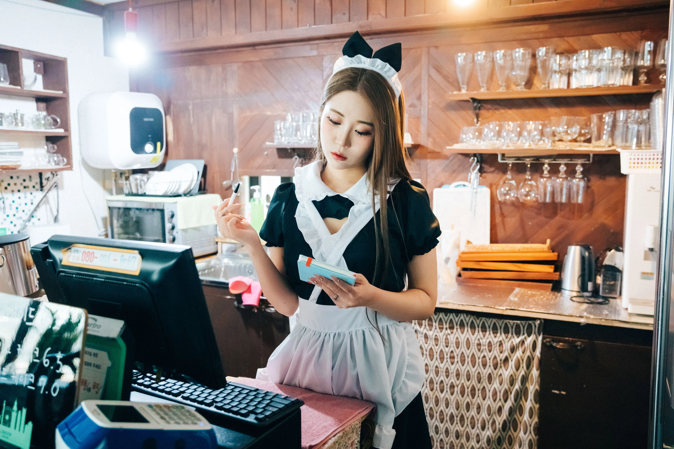 [LOOZY] Bomi – Maid cafe插图1