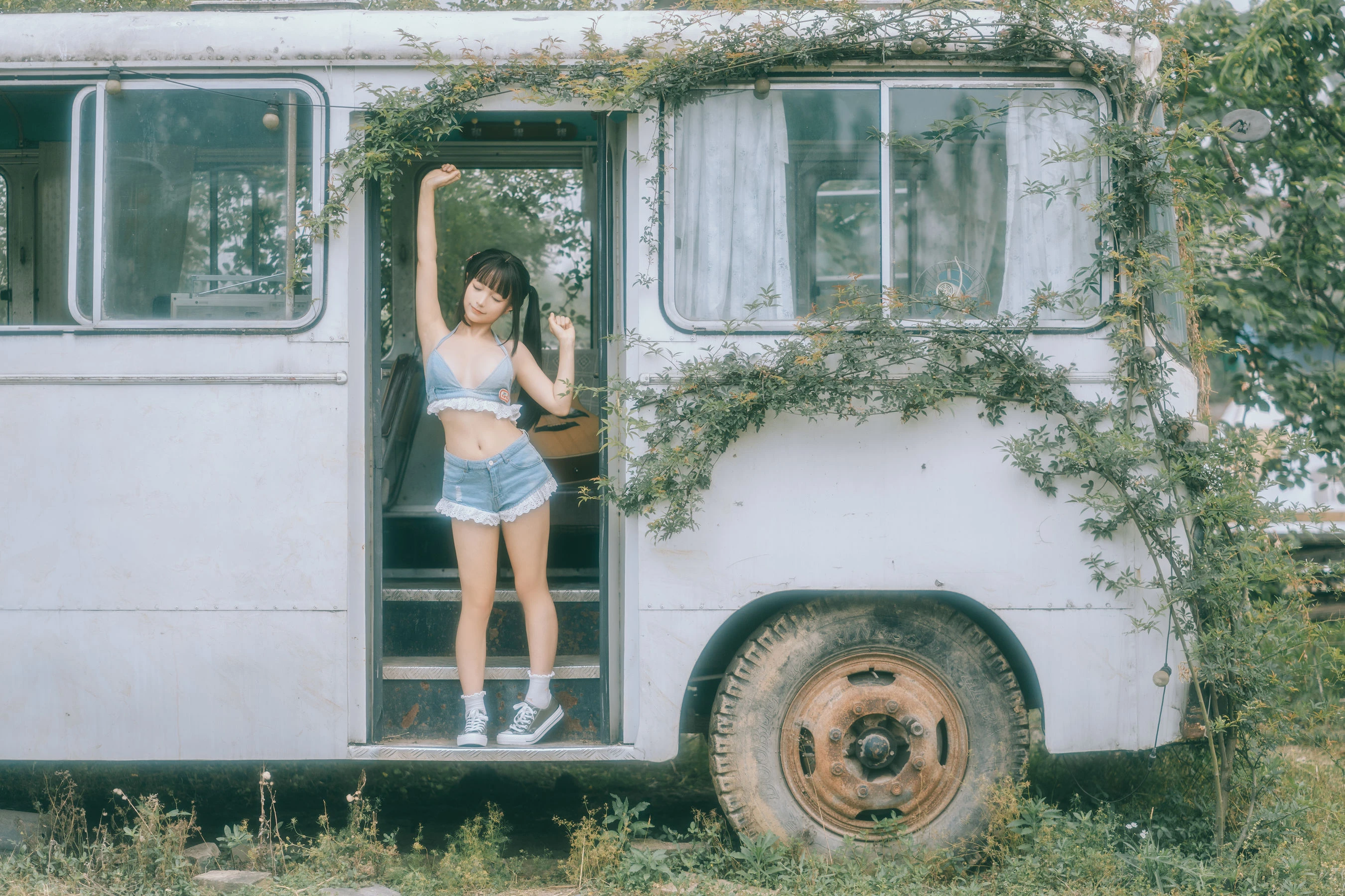 动漫博主蠢沫沫 – 大巴房车 [130P]插图4