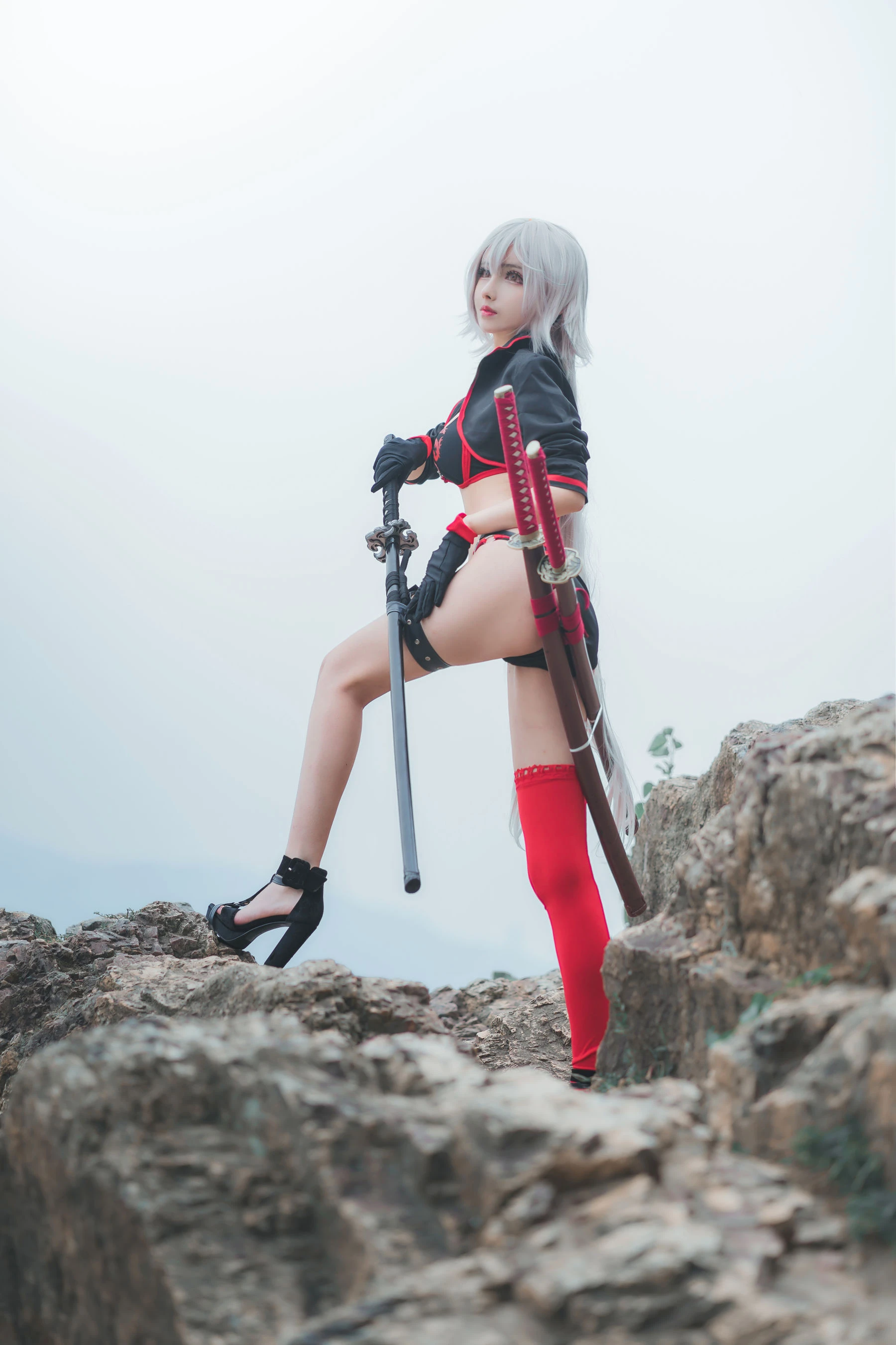 COS福利rioko凉凉子 泳装黑贞 [8P]插图3