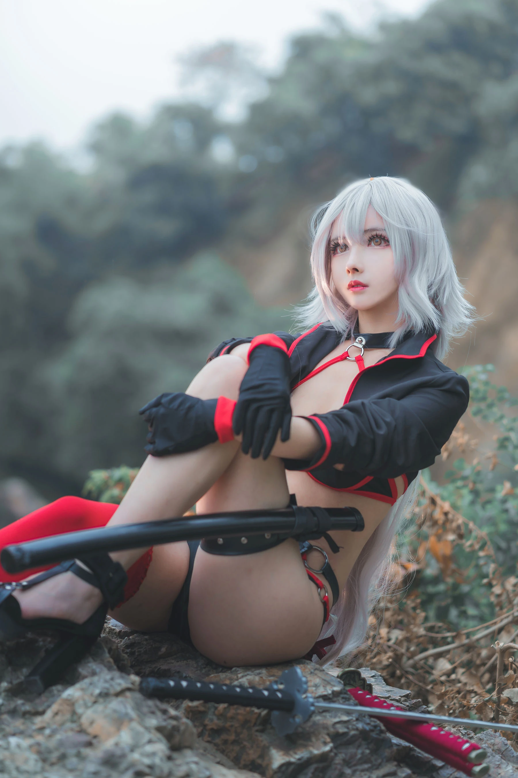 COS福利rioko凉凉子 泳装黑贞 [8P]插图1