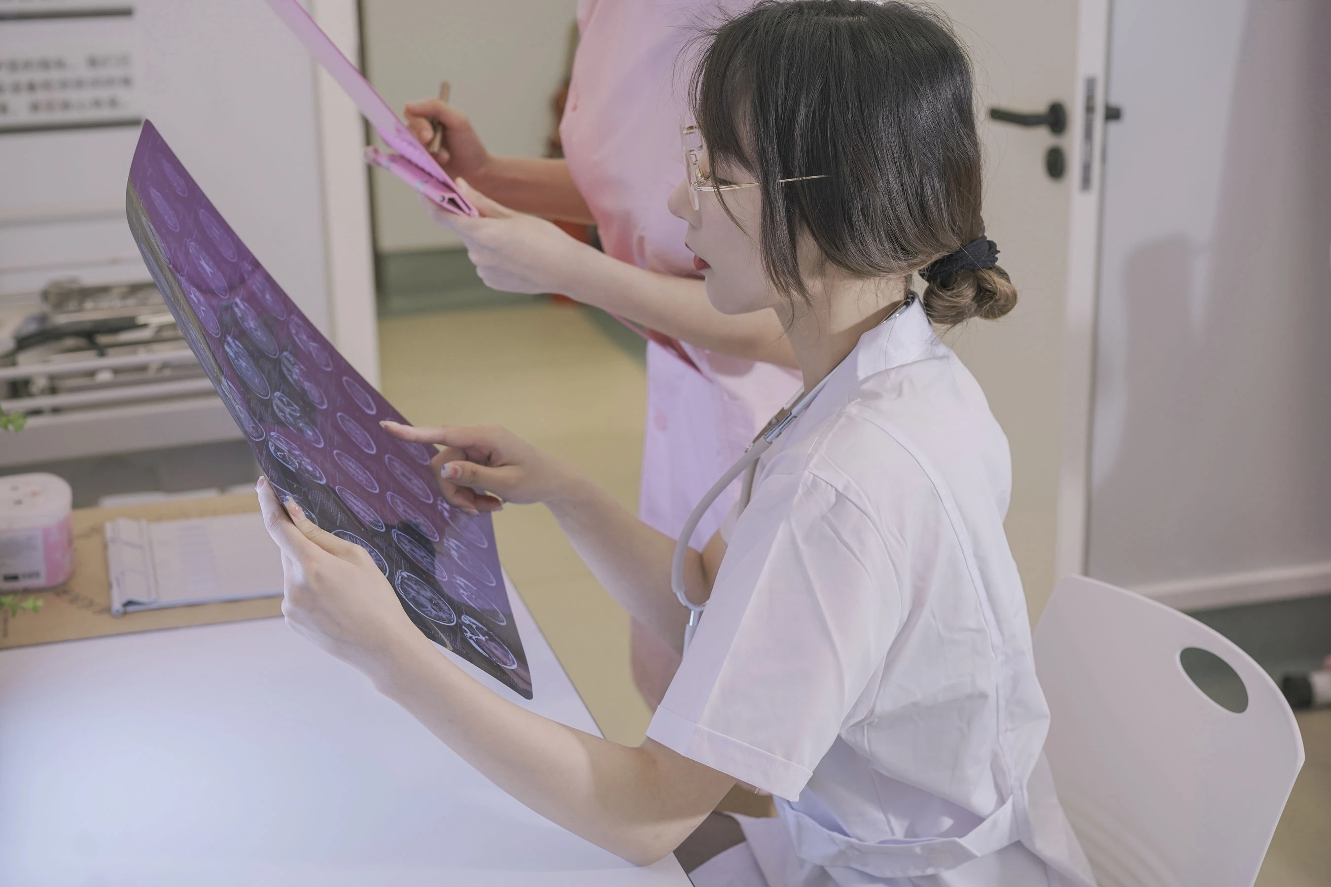 云溪溪&奶桃桃 N47医护 [80P]插图3