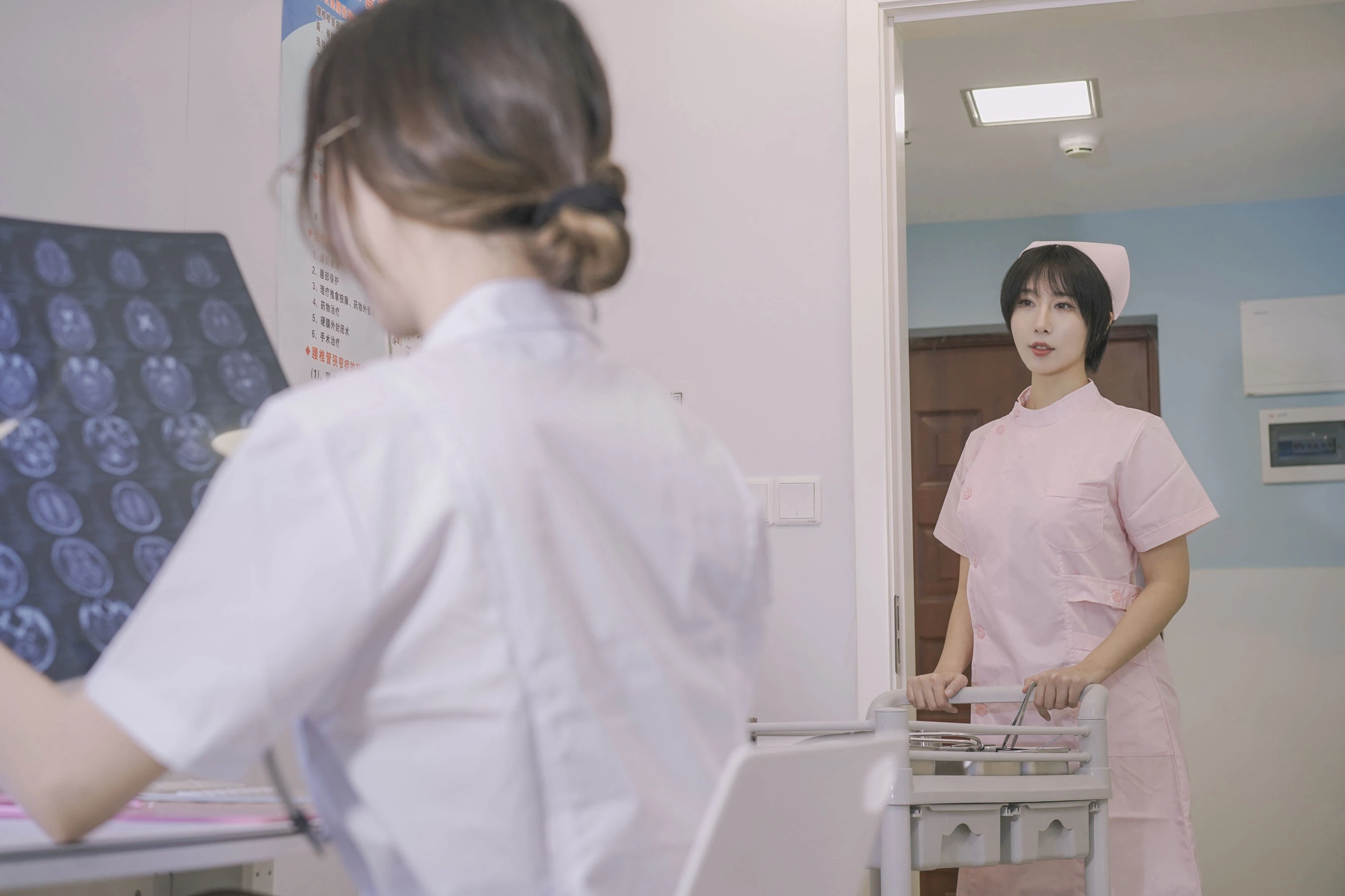 云溪溪&奶桃桃 N47医护 [80P]插图