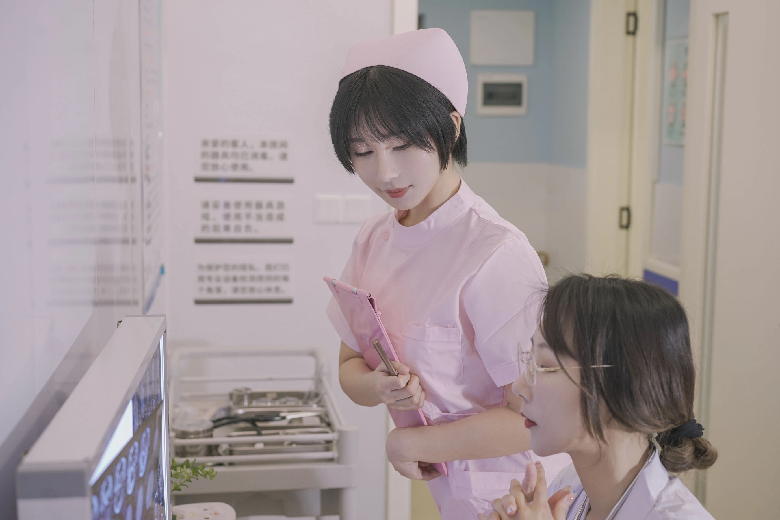 云溪溪&奶桃桃 N47医护 [80P]插图4