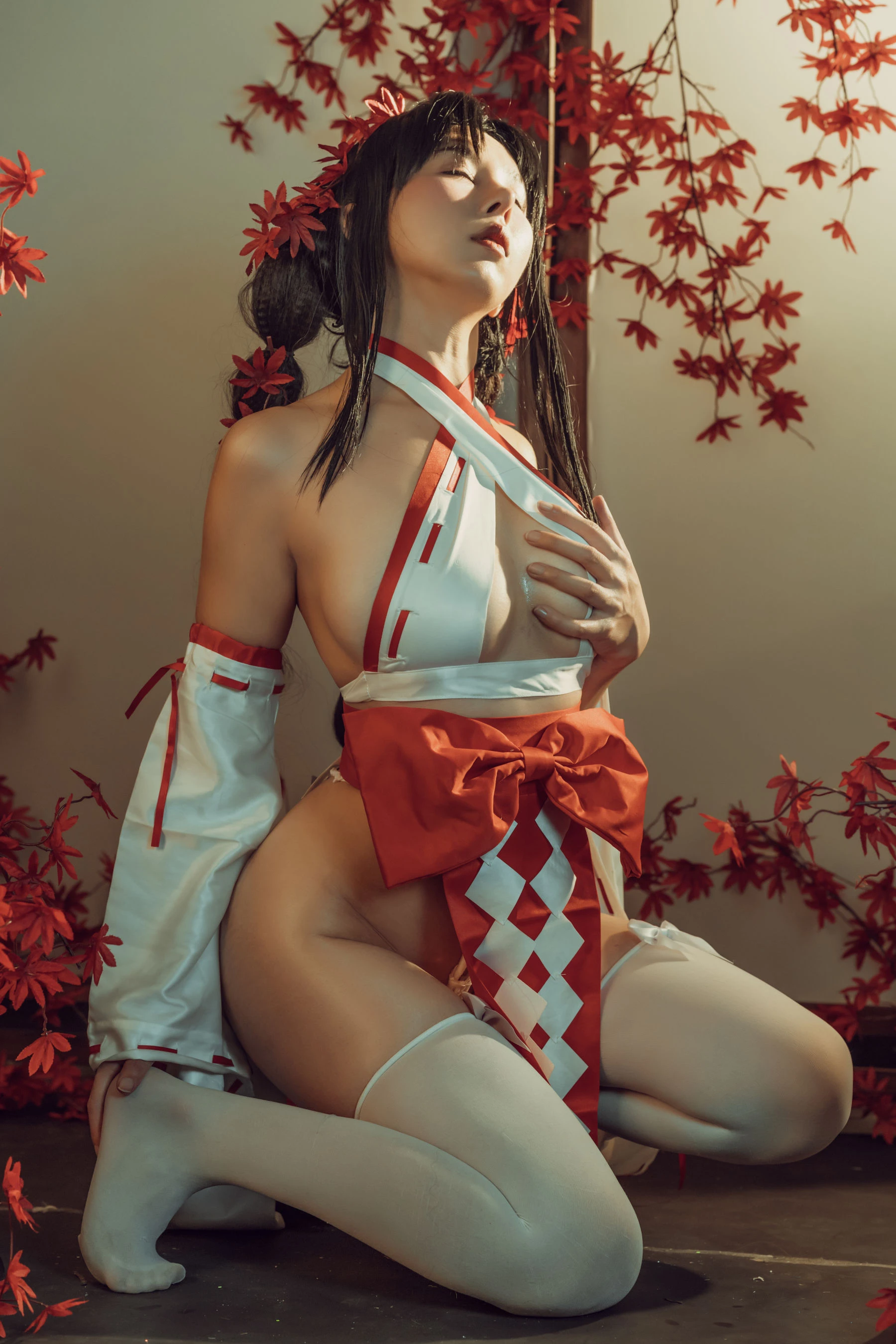 云溪溪 – 奶桃巫女 [43P]|图集秀