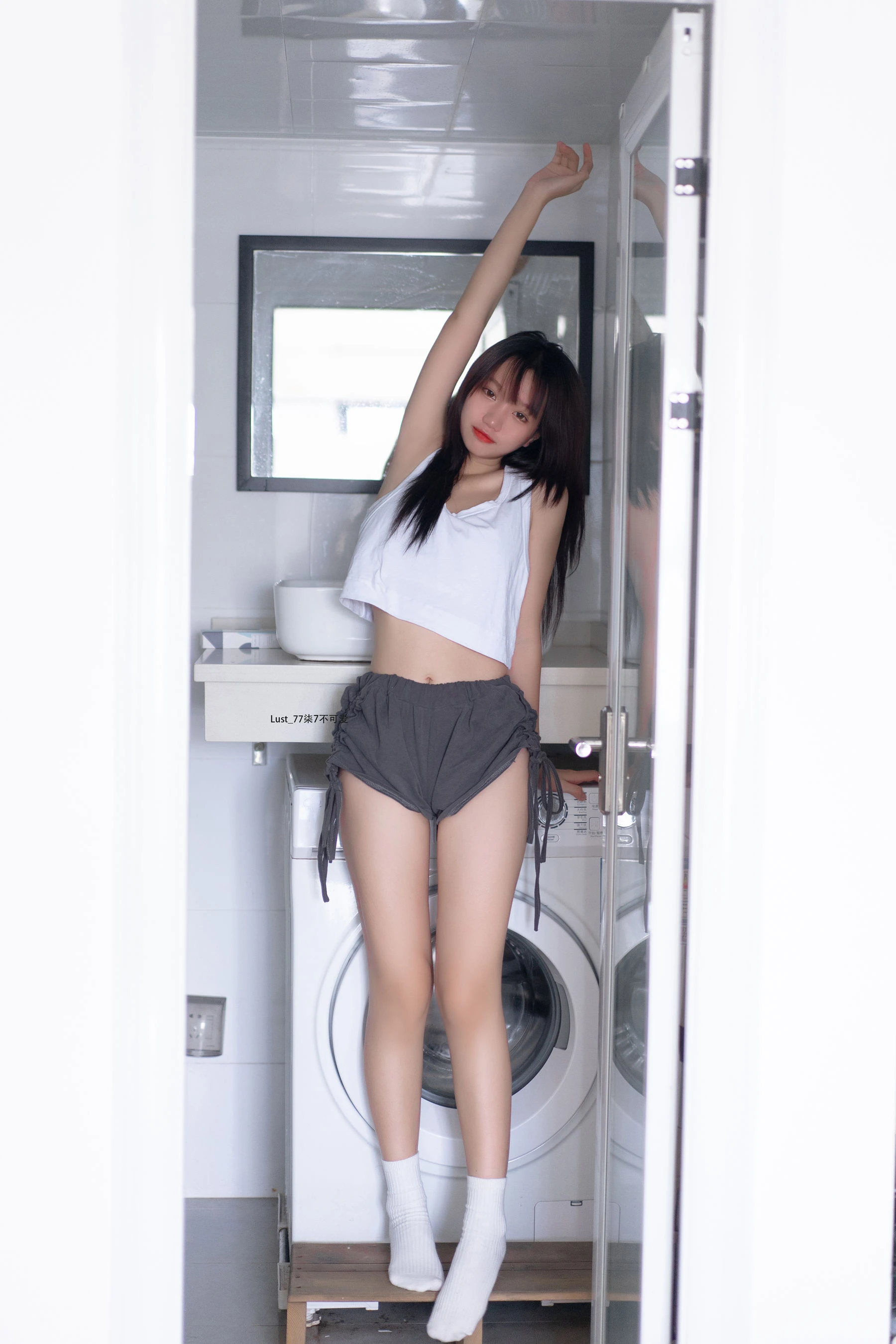 动漫博主柒柒要乖哦 – 初恋背心 [111P]插图1