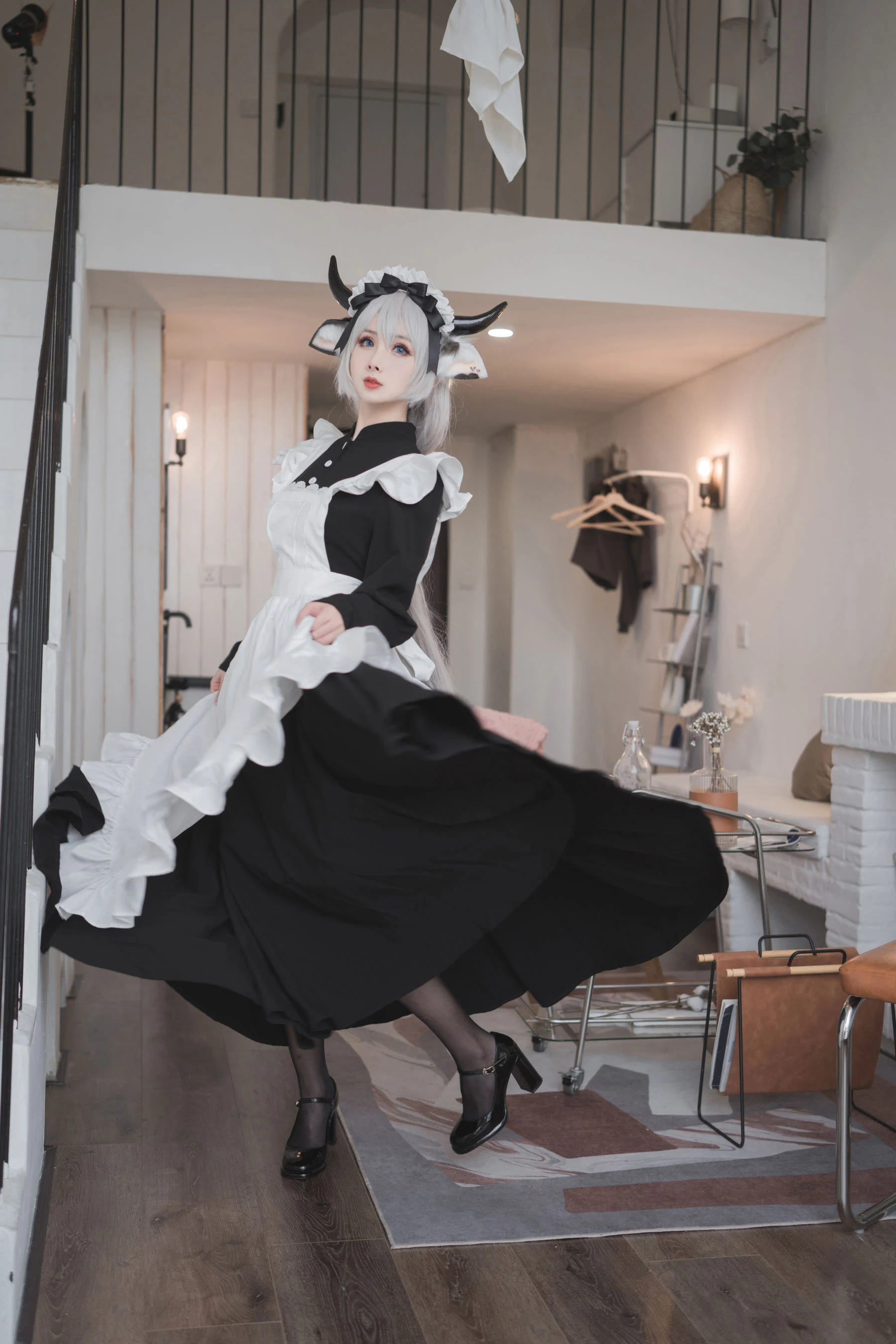 COS福利rioko凉凉子 – 贴心的奶牛女仆 [45P]插图5